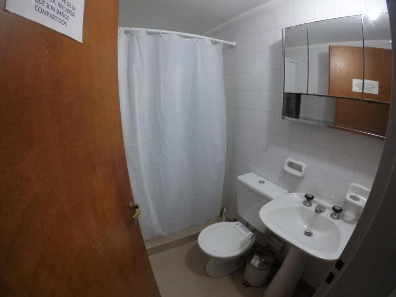 Standard Twin Room with Shared Bathroom photo 3