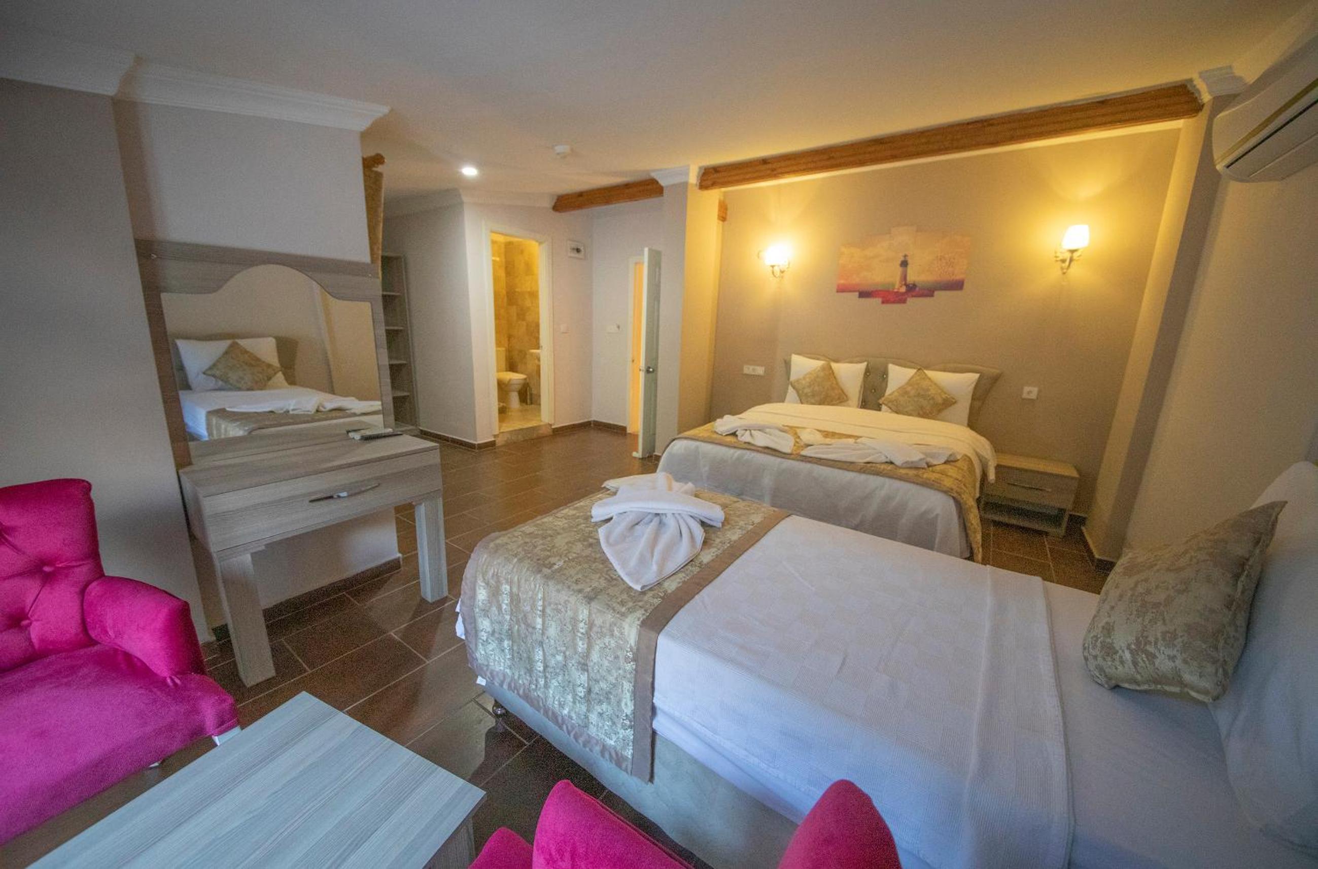 Double Room - Photo 7