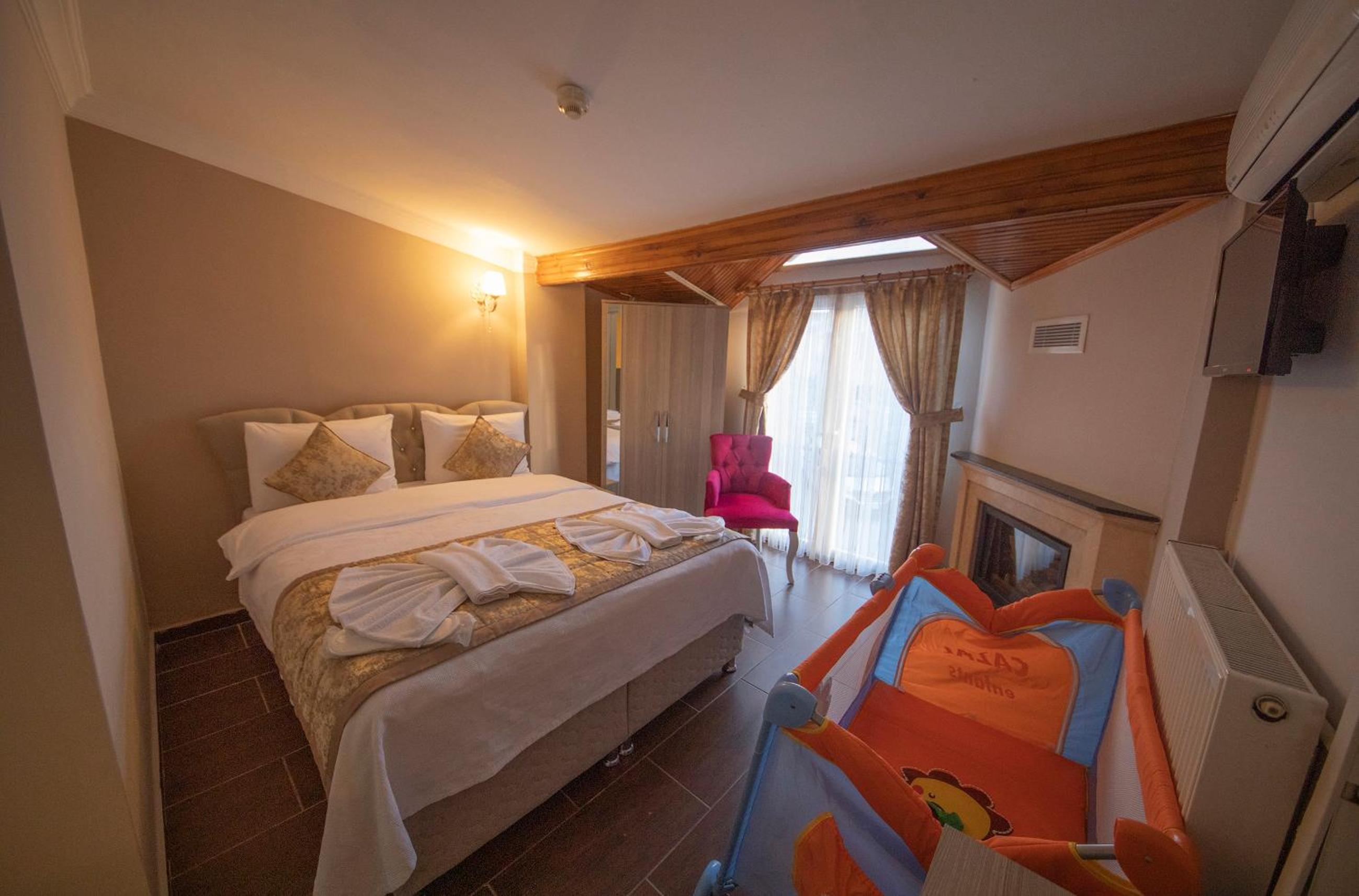 Double Room - Photo 3