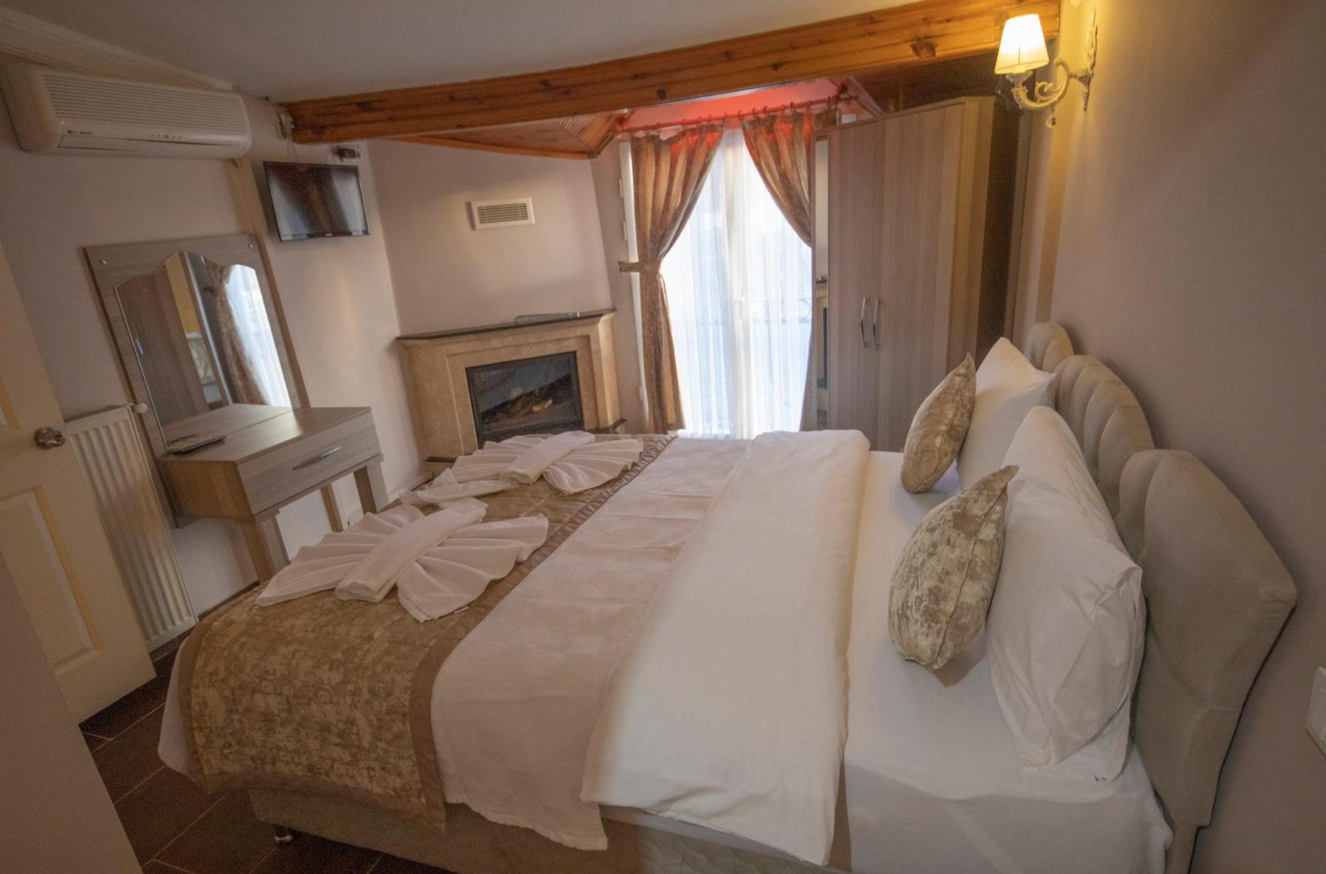 Double Room - Photo 6
