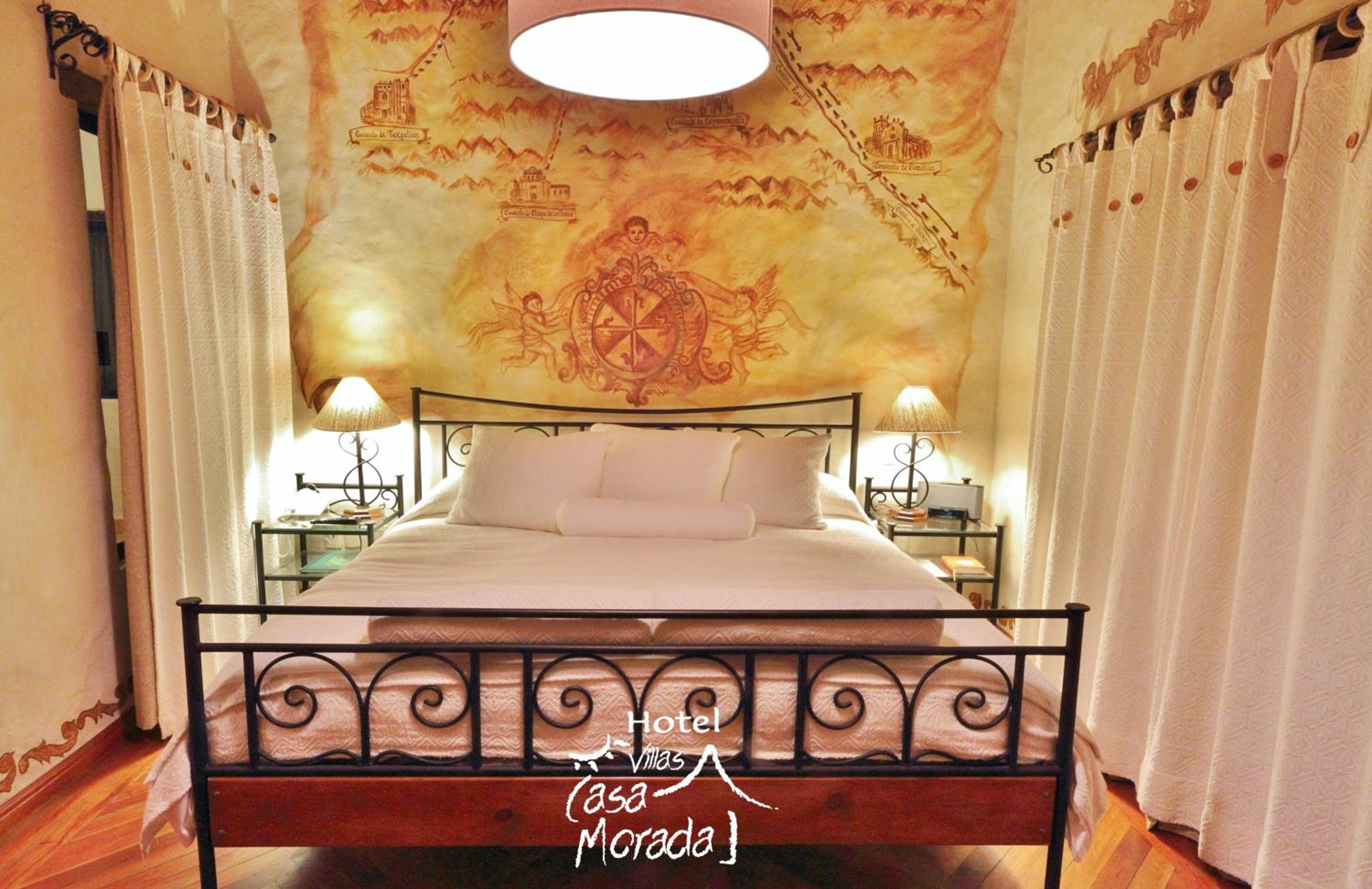 Deluxe King Room - Photo 2