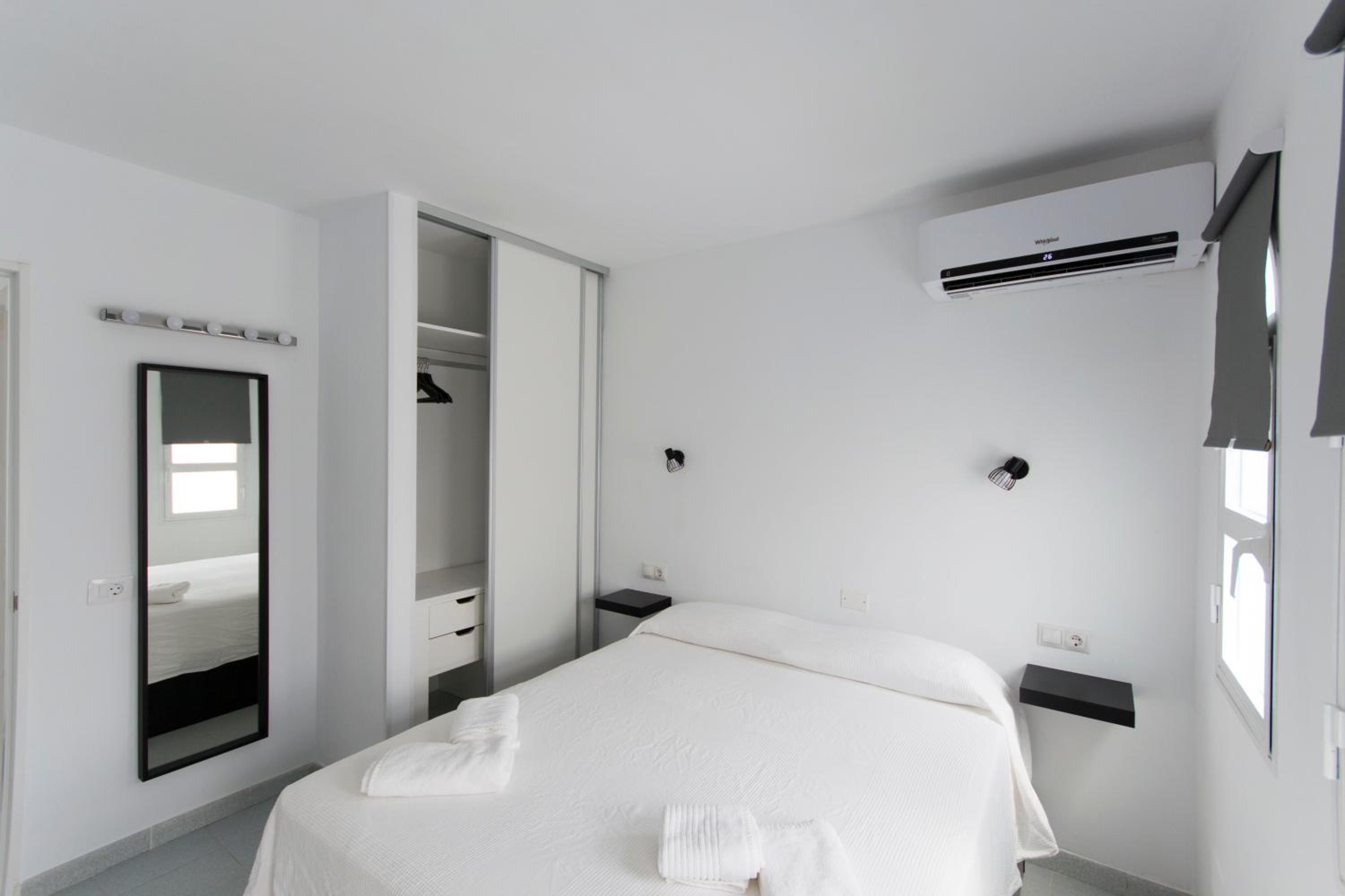 One-Bedroom House - Photo 16