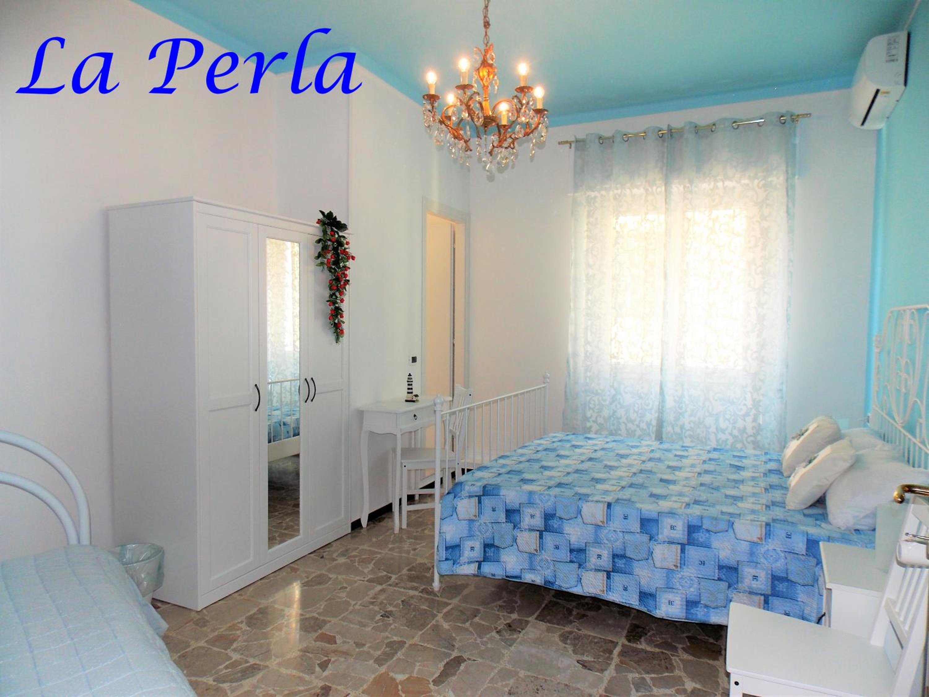 Deluxe Room (2 Adults + 1 Child)