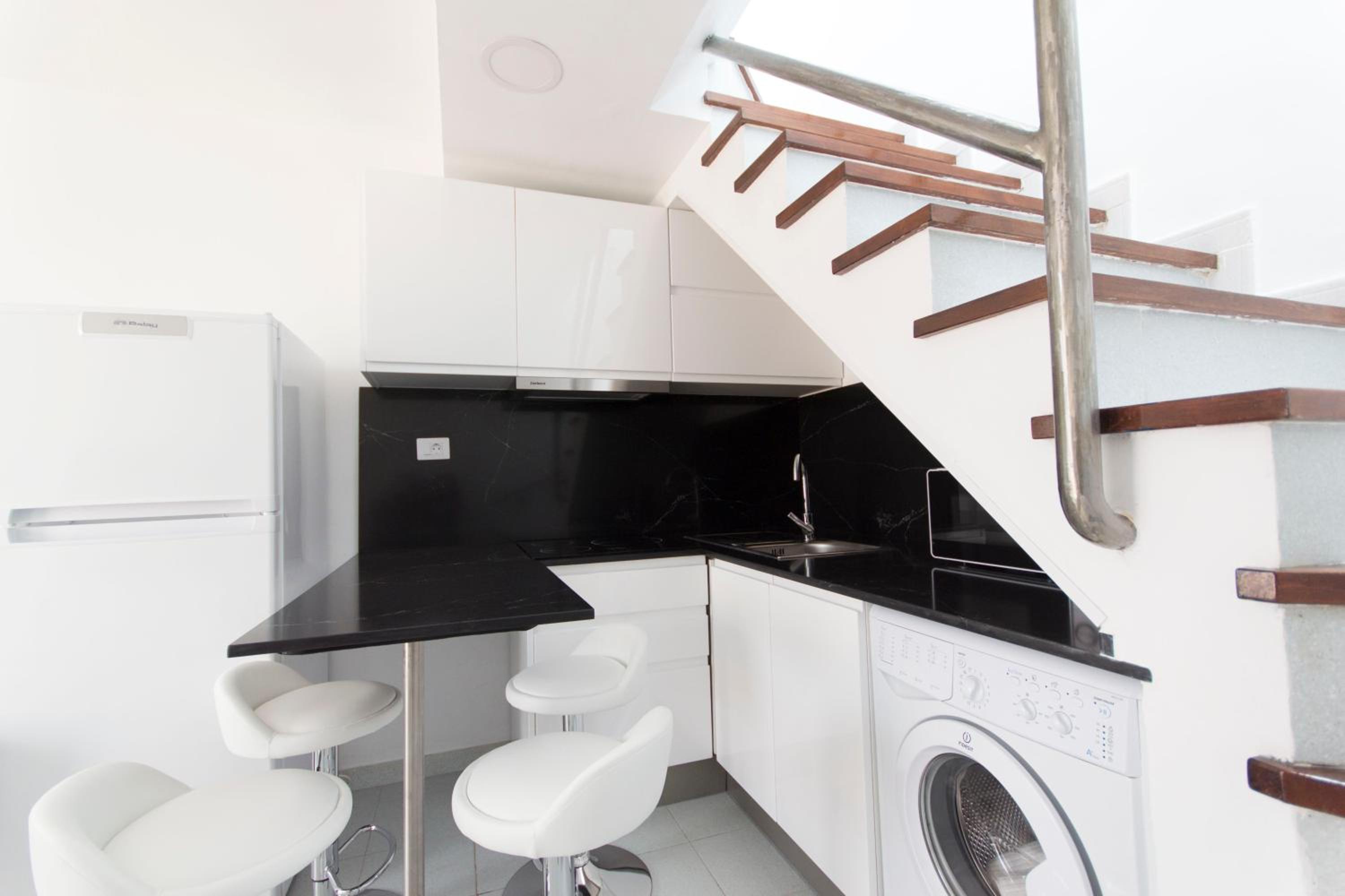 One-Bedroom House - Photo 22