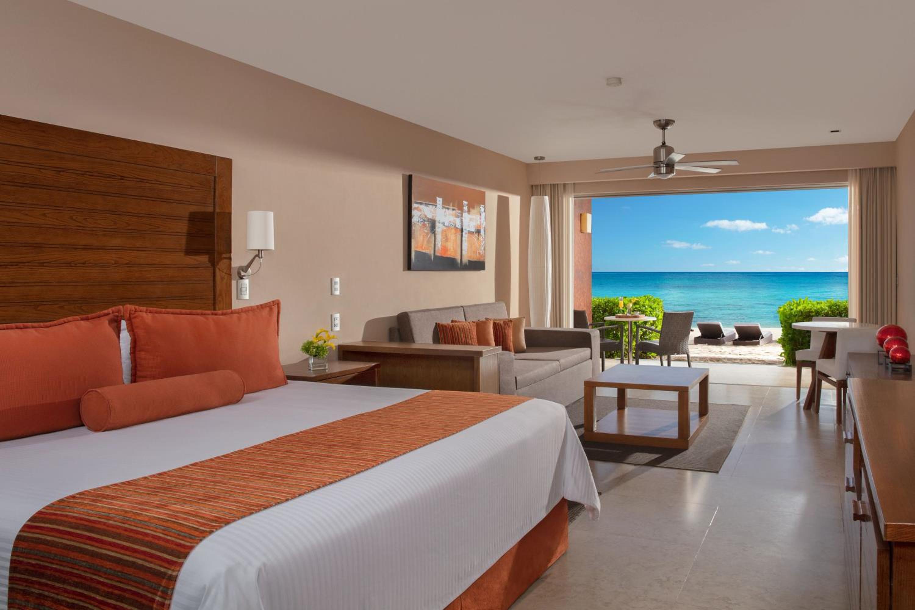 Preferred Club Junior Suite Beach Front King