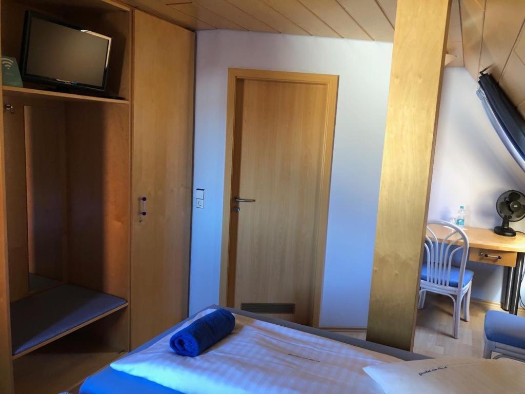 Double Room with Private Bathroom - Photo 4