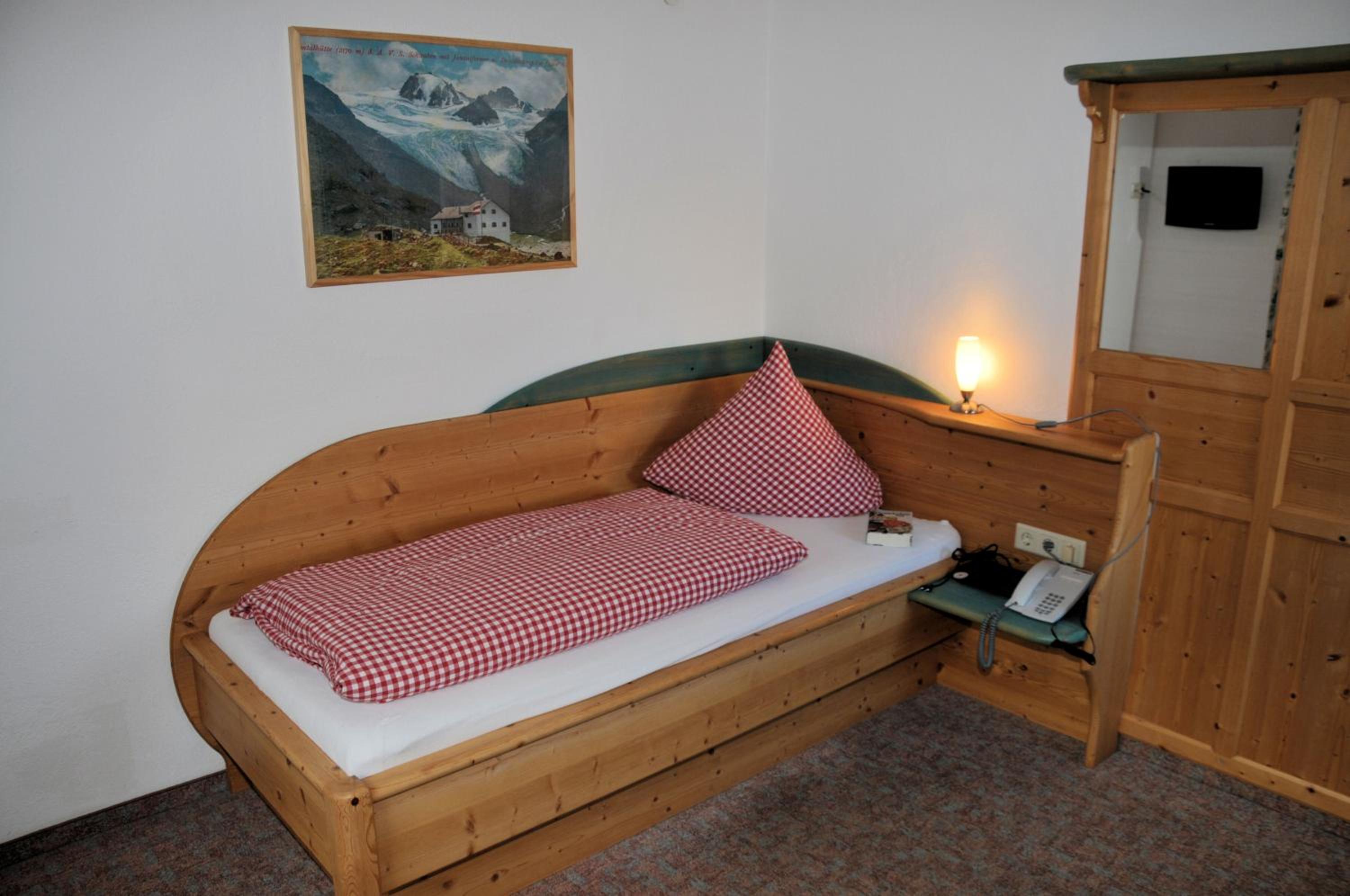 Single Room photo 2