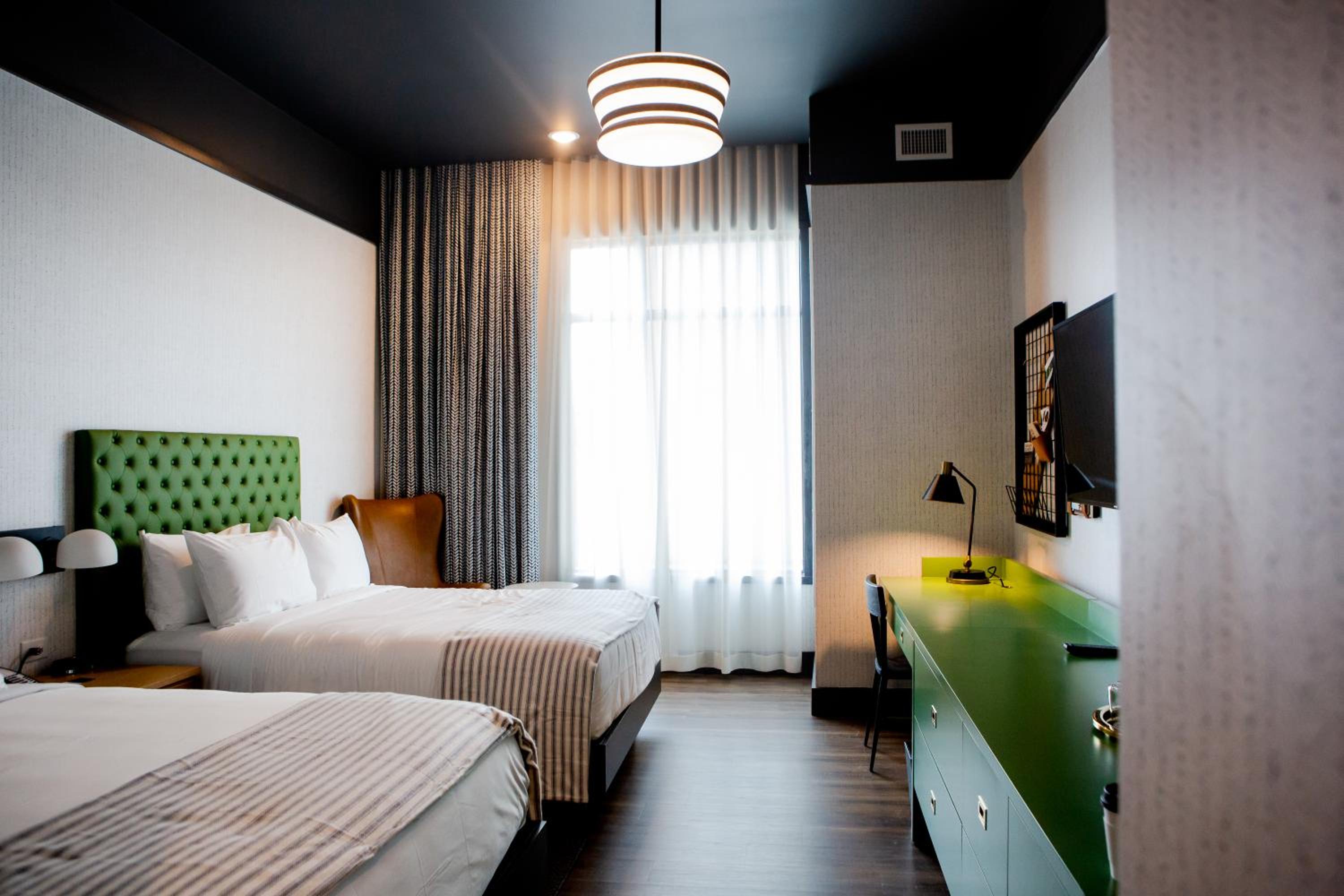 2 Queen Beds, Deluxe Mobility and Hearing Impaired Accessible Room, Non-Smoking - Photo 4