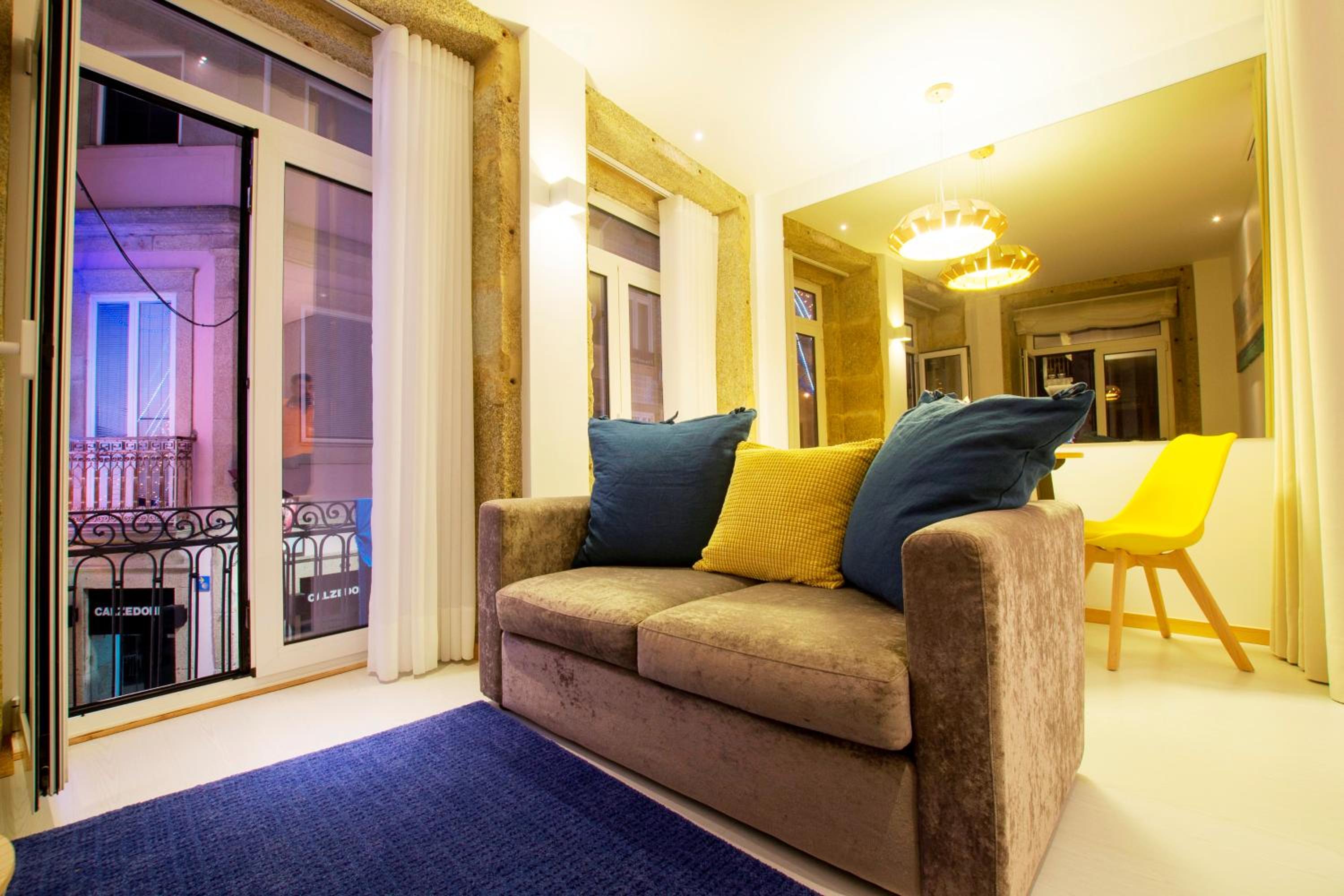 Apartment with Balcony photo 3