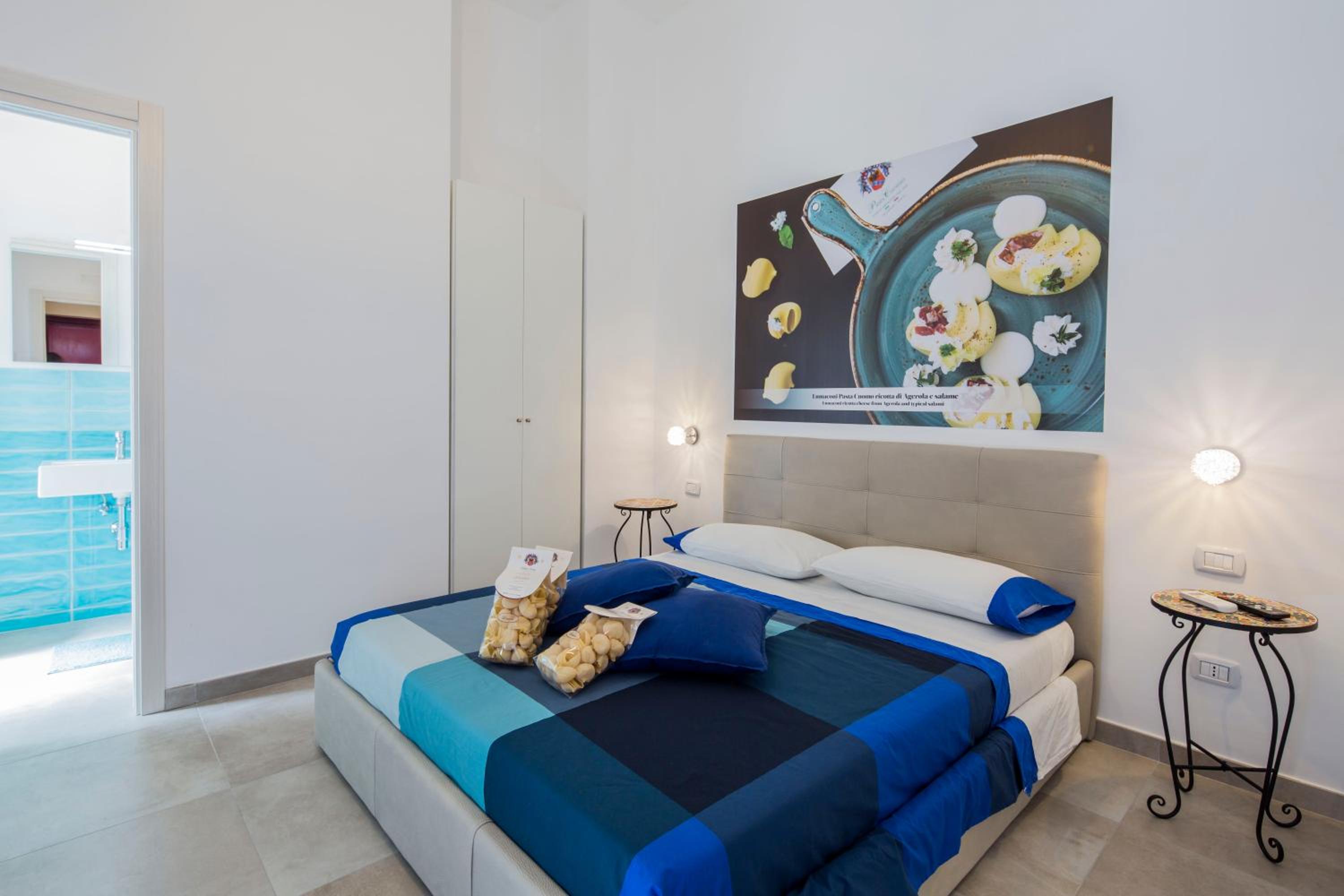 Standard Double Room - Photo 10
