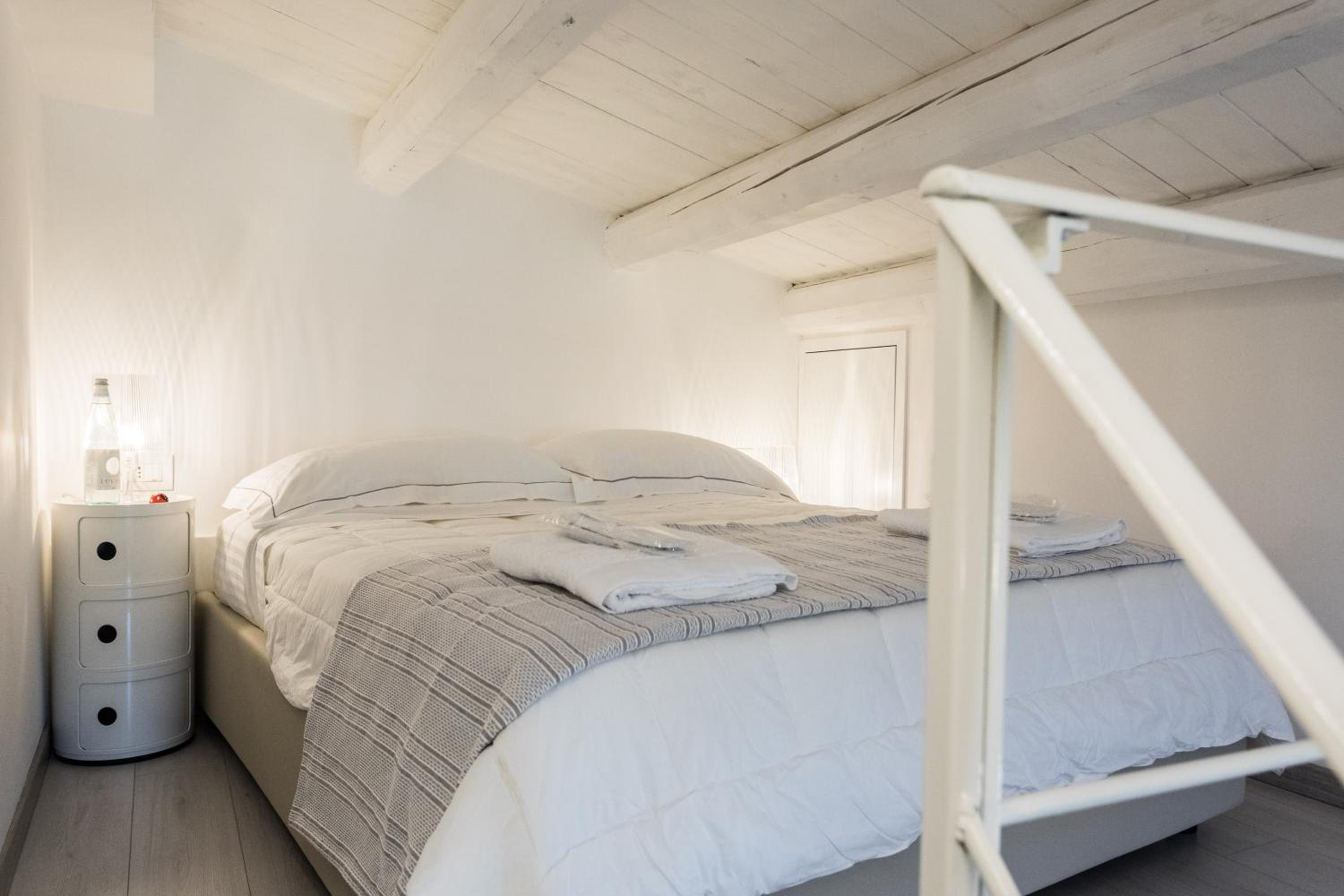 Loft - Photo 1