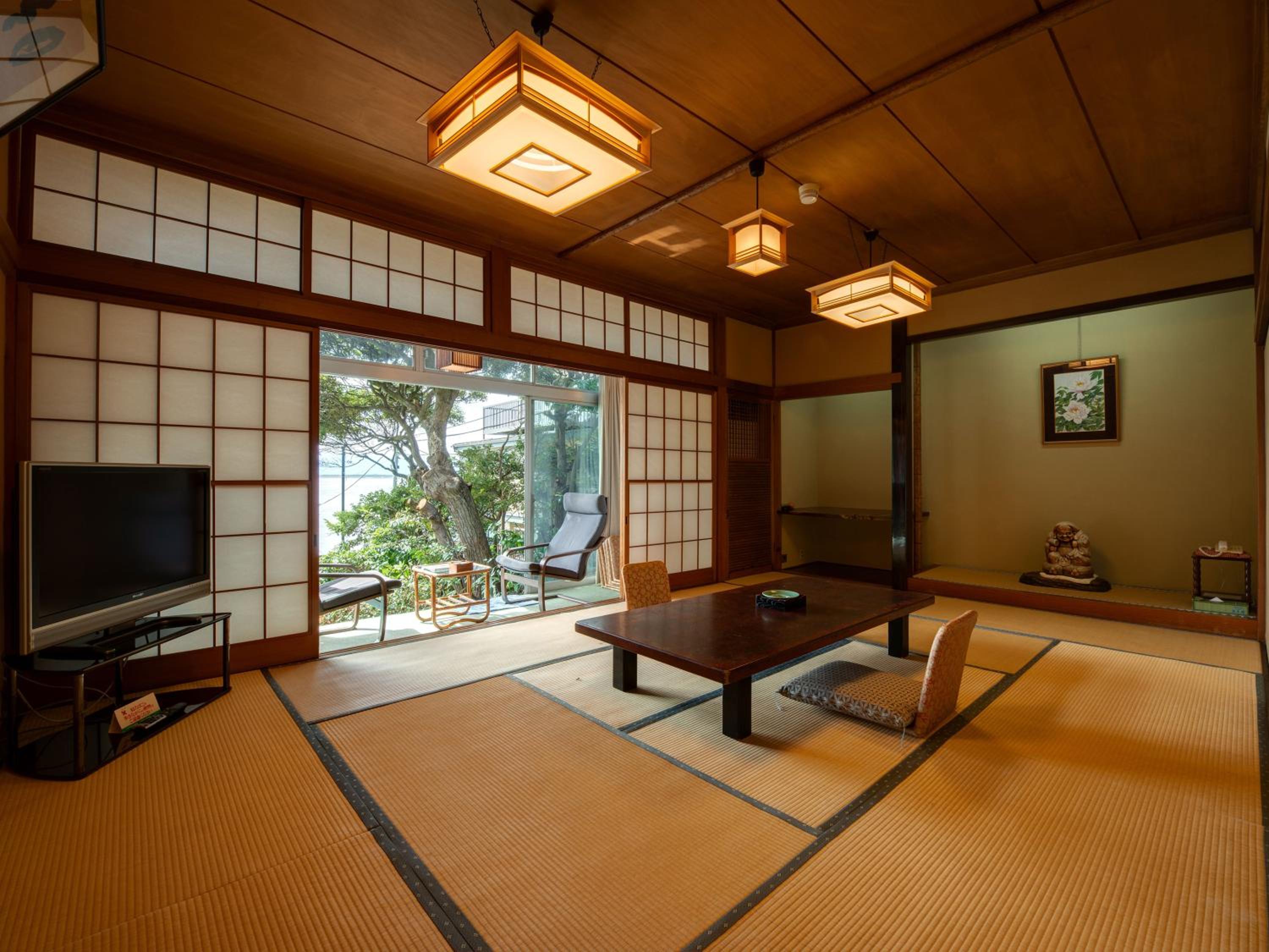 Japanese-Style Quadruple Room photo 3