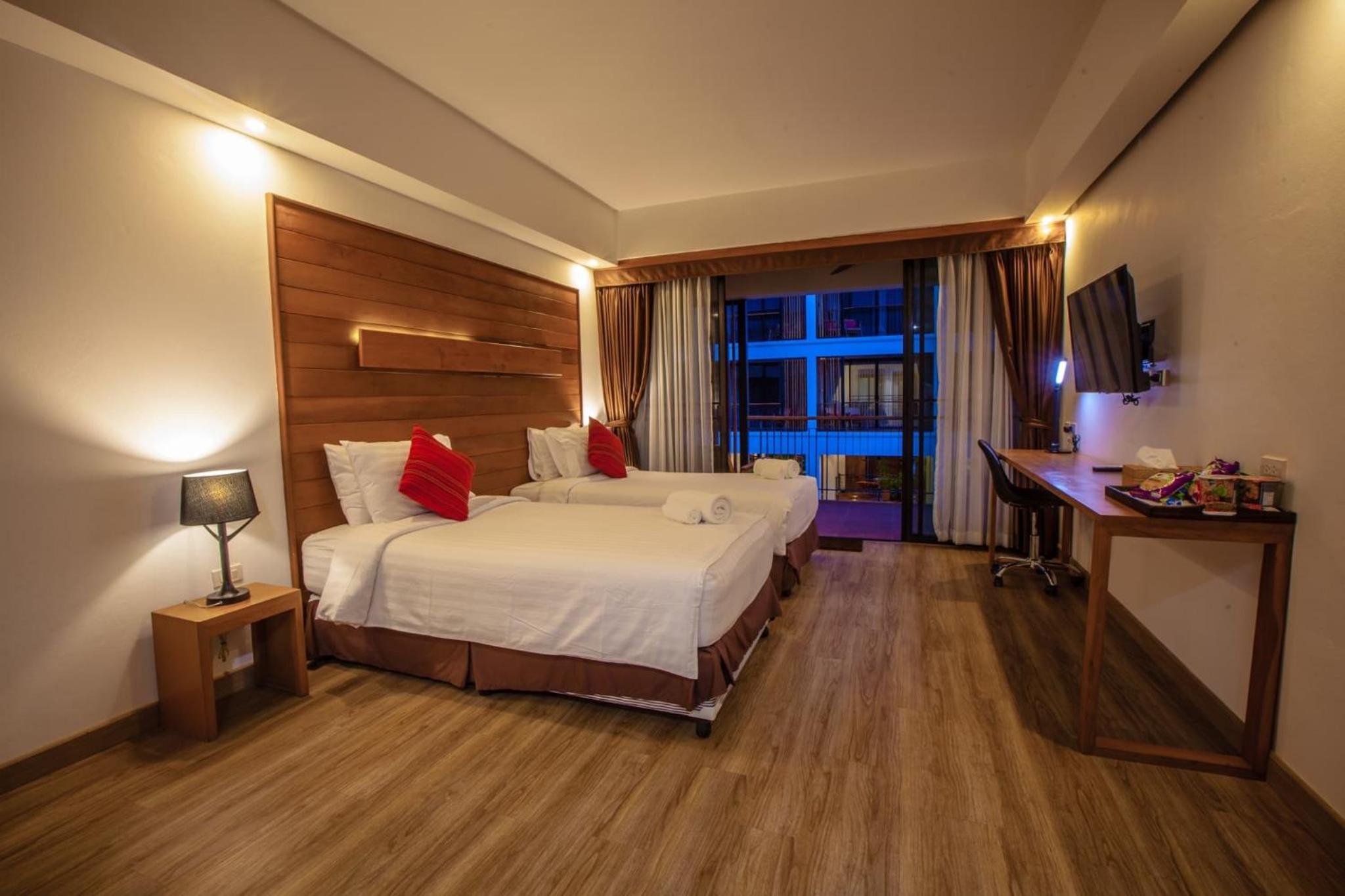 Twin Room with Balcony - Photo 5