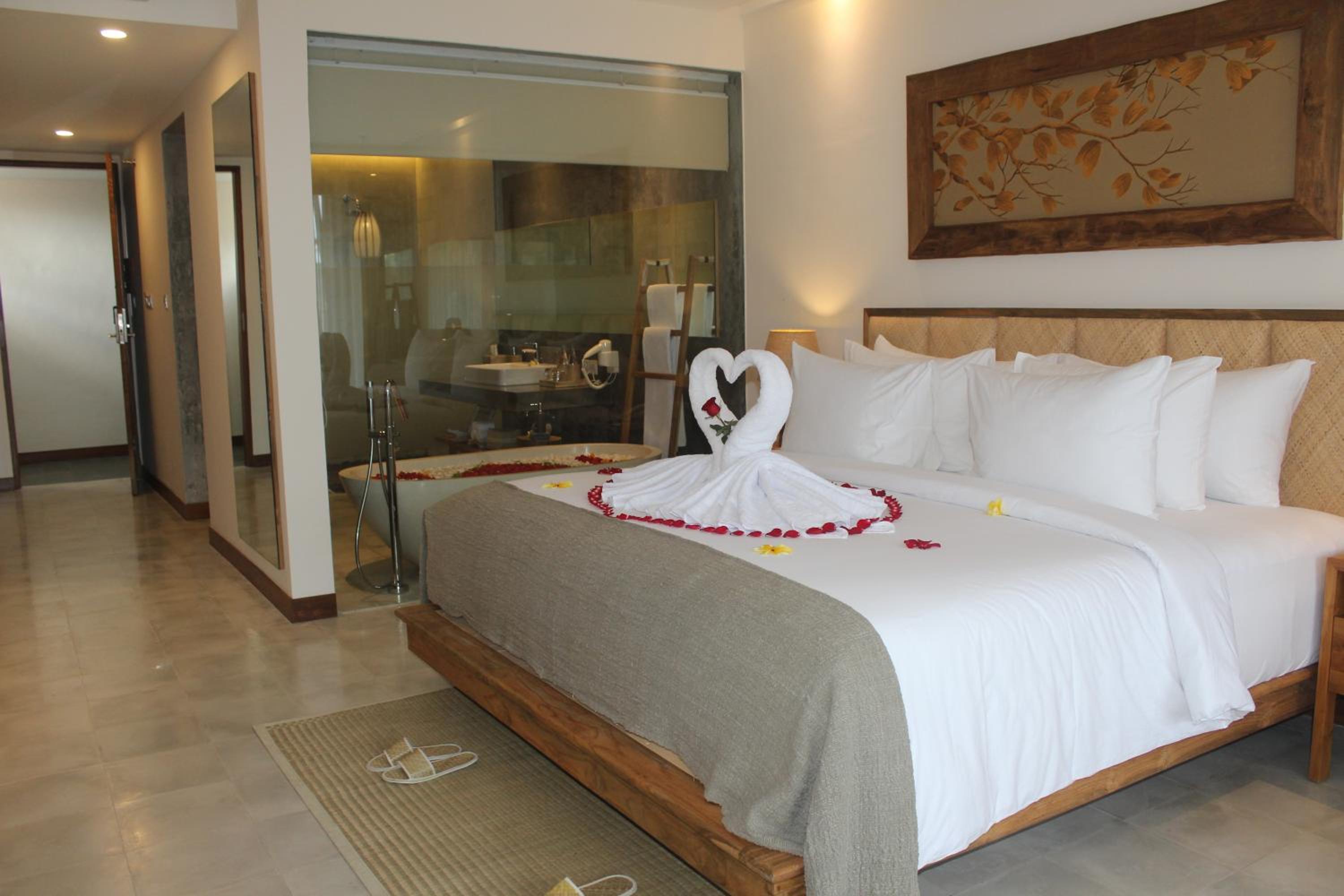 Suite with Pool View - Photo 76