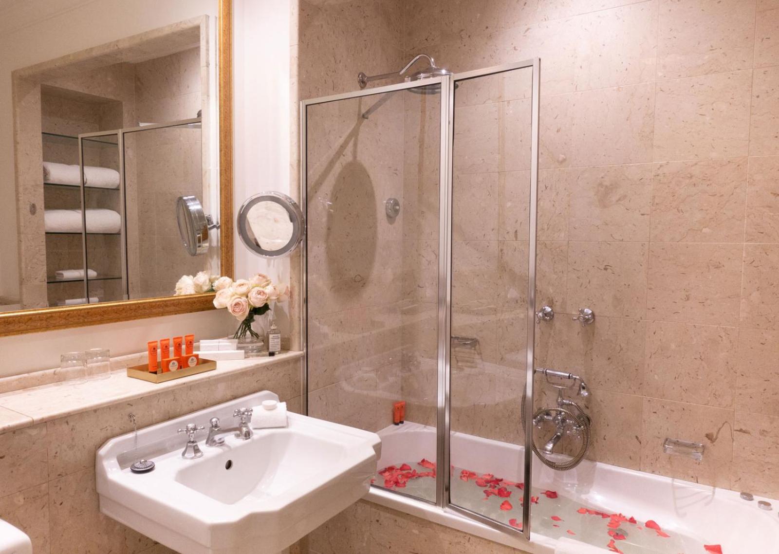 Victorian Suite - Photo 3