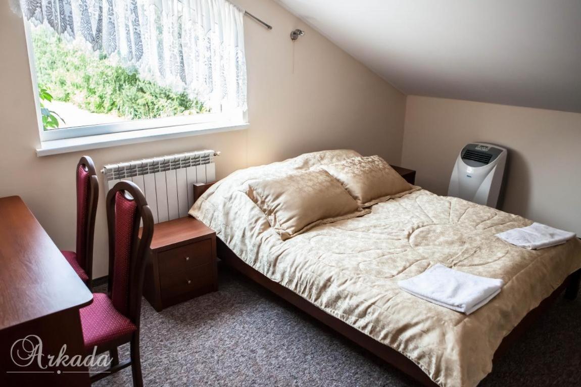 Double or Twin Room - Photo 6
