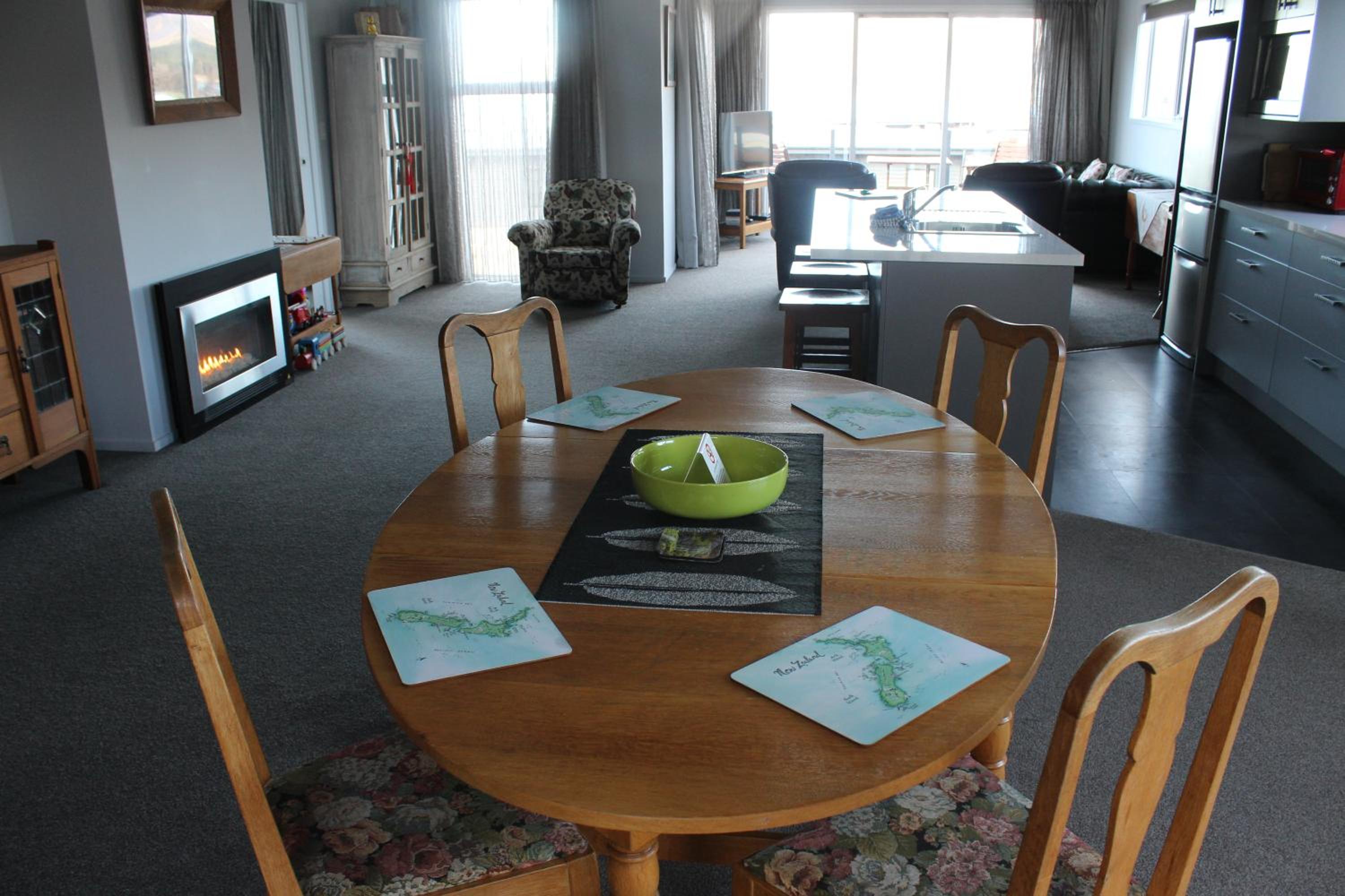 Two-Bedroom Apartment with Lake View - Photo 17
