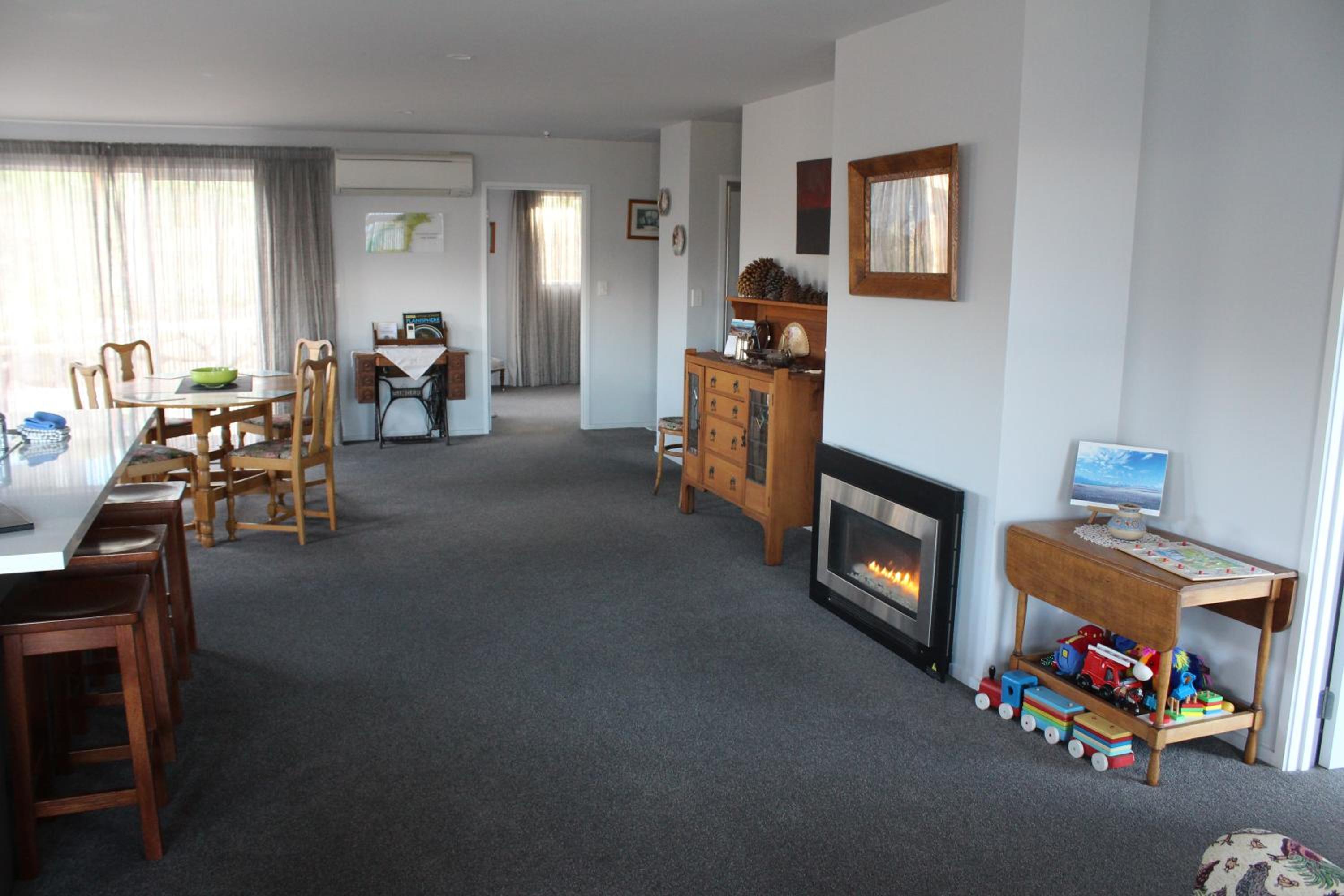 Two-Bedroom Apartment with Lake View - Photo 10