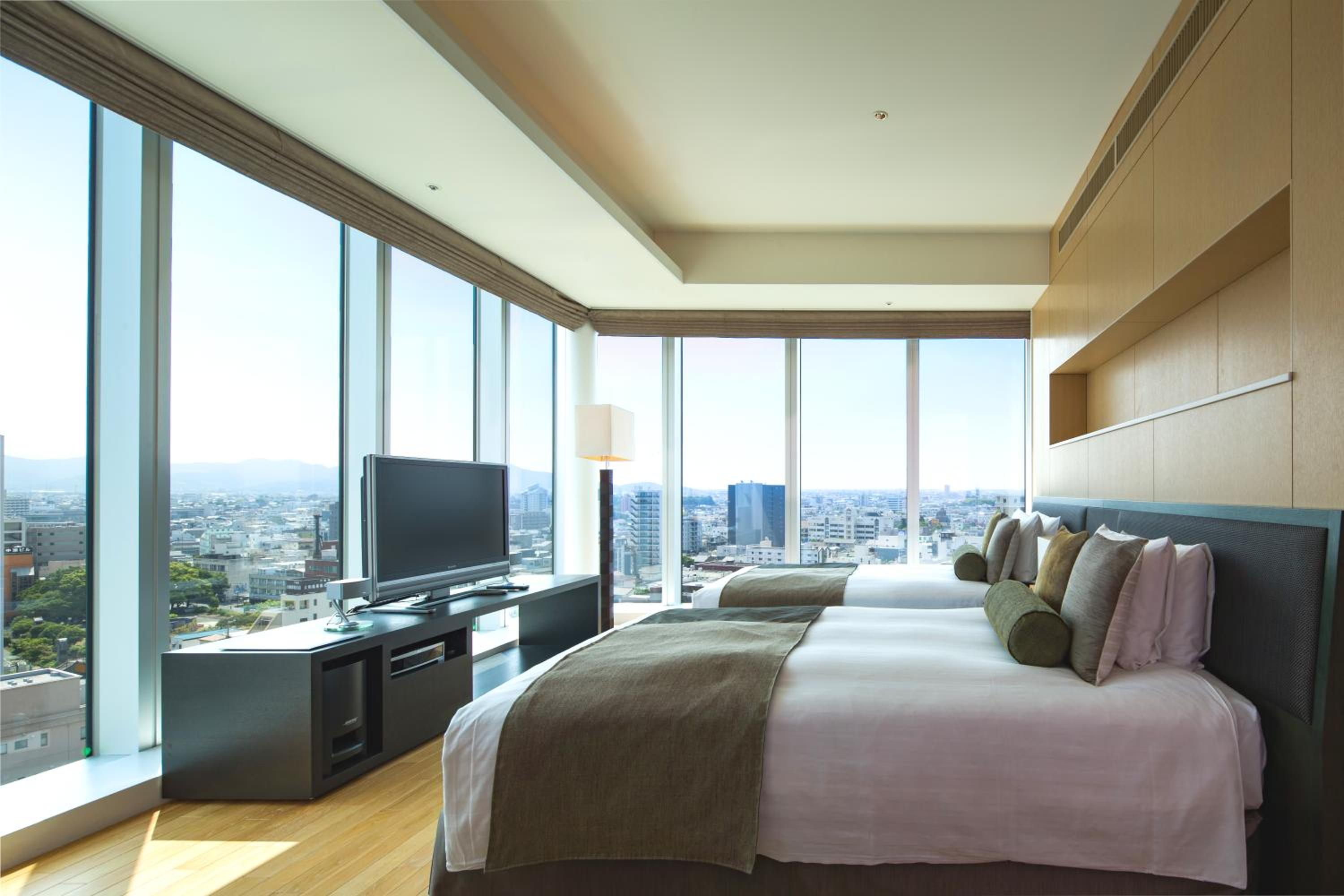 Executive Floor Corner Twin Room