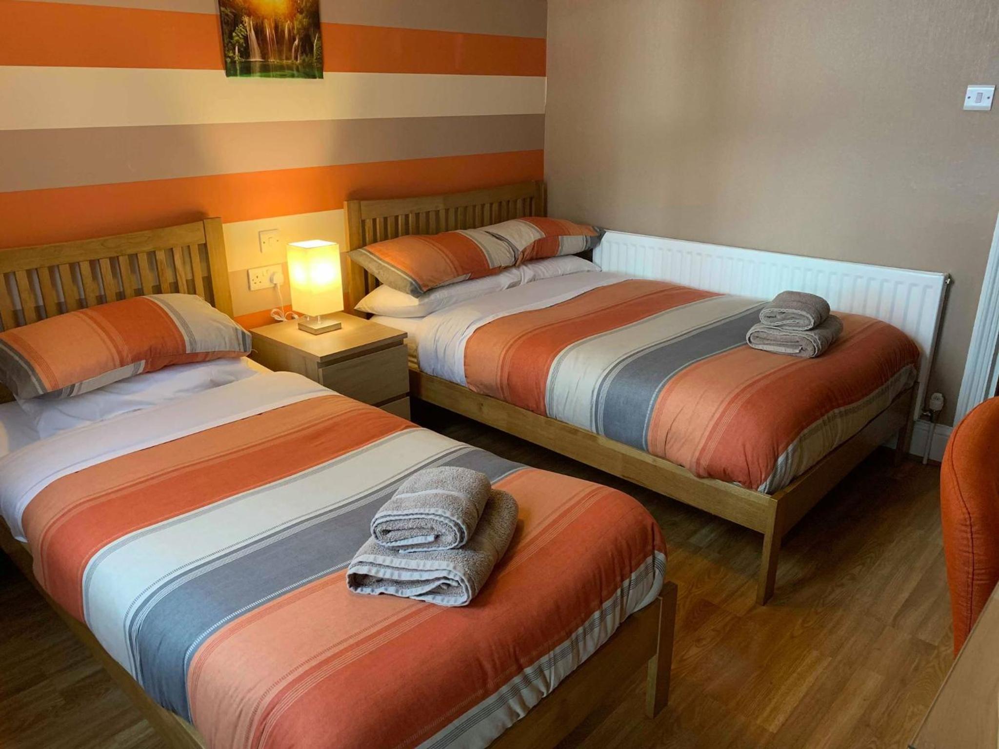 Twin Room with Private Bathroom photo 1