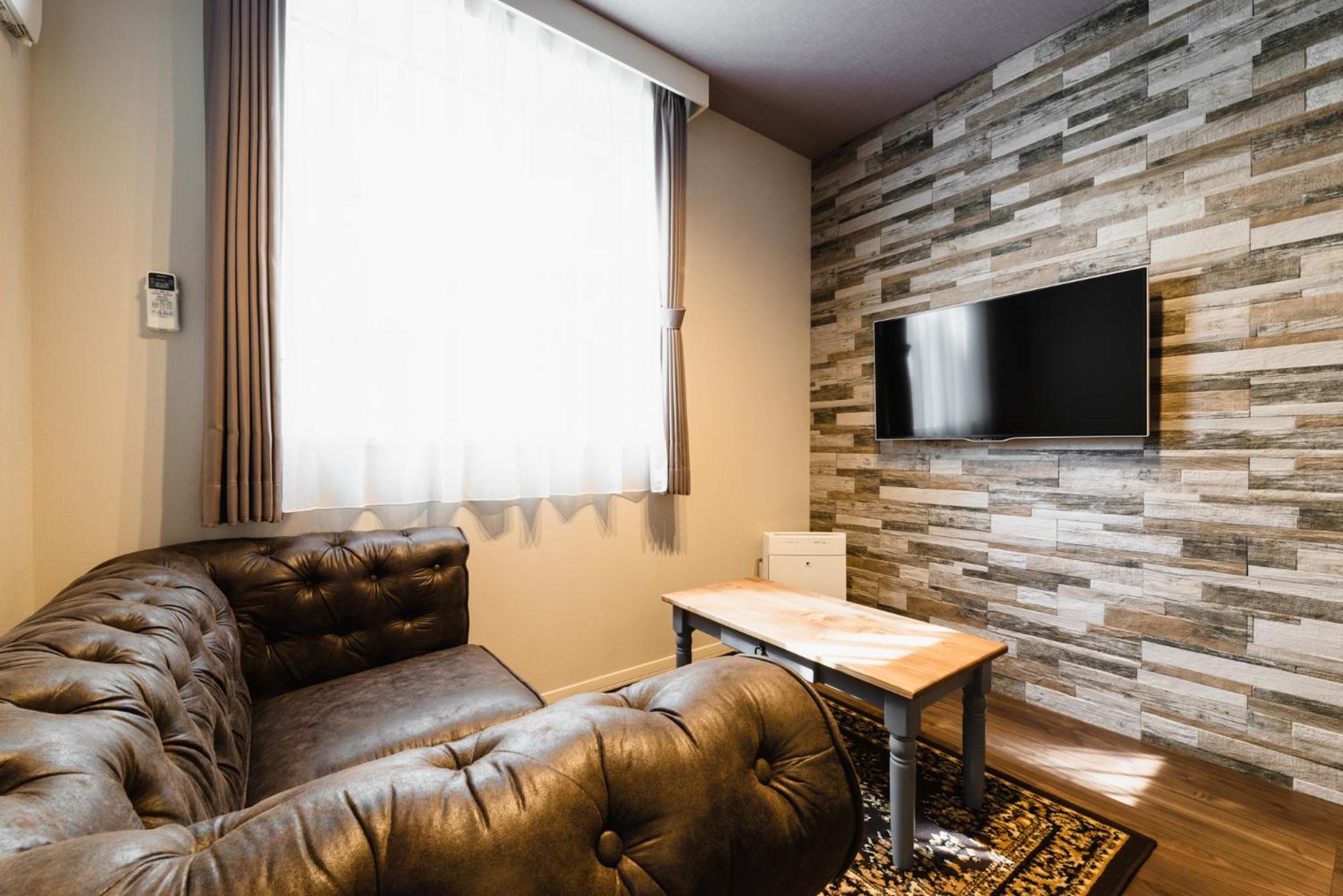Studio Apartment - Photo 22