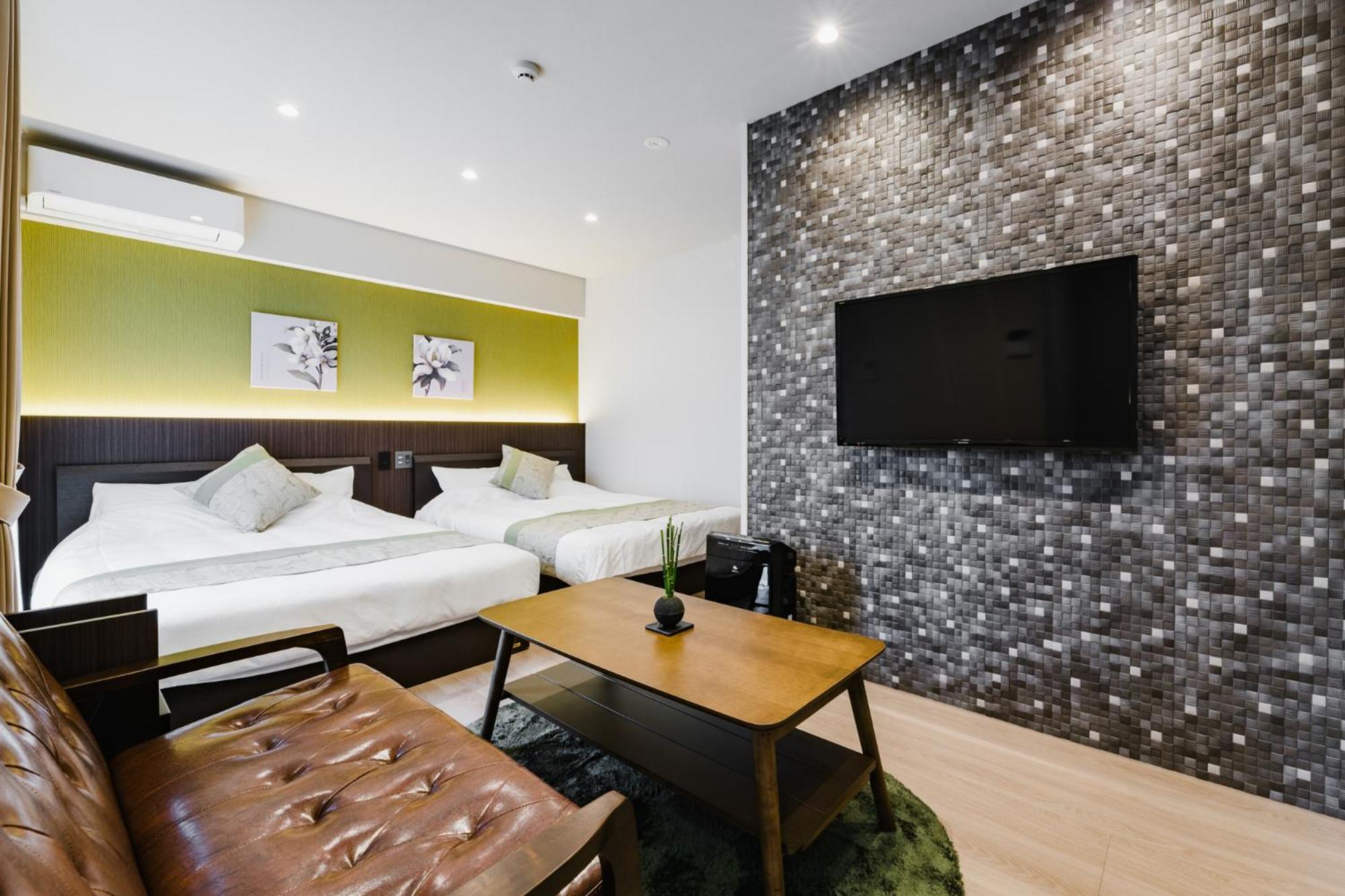 Studio Apartment - Photo 16