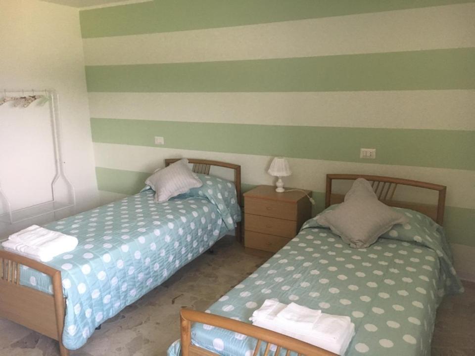 Twin Room - Photo 1