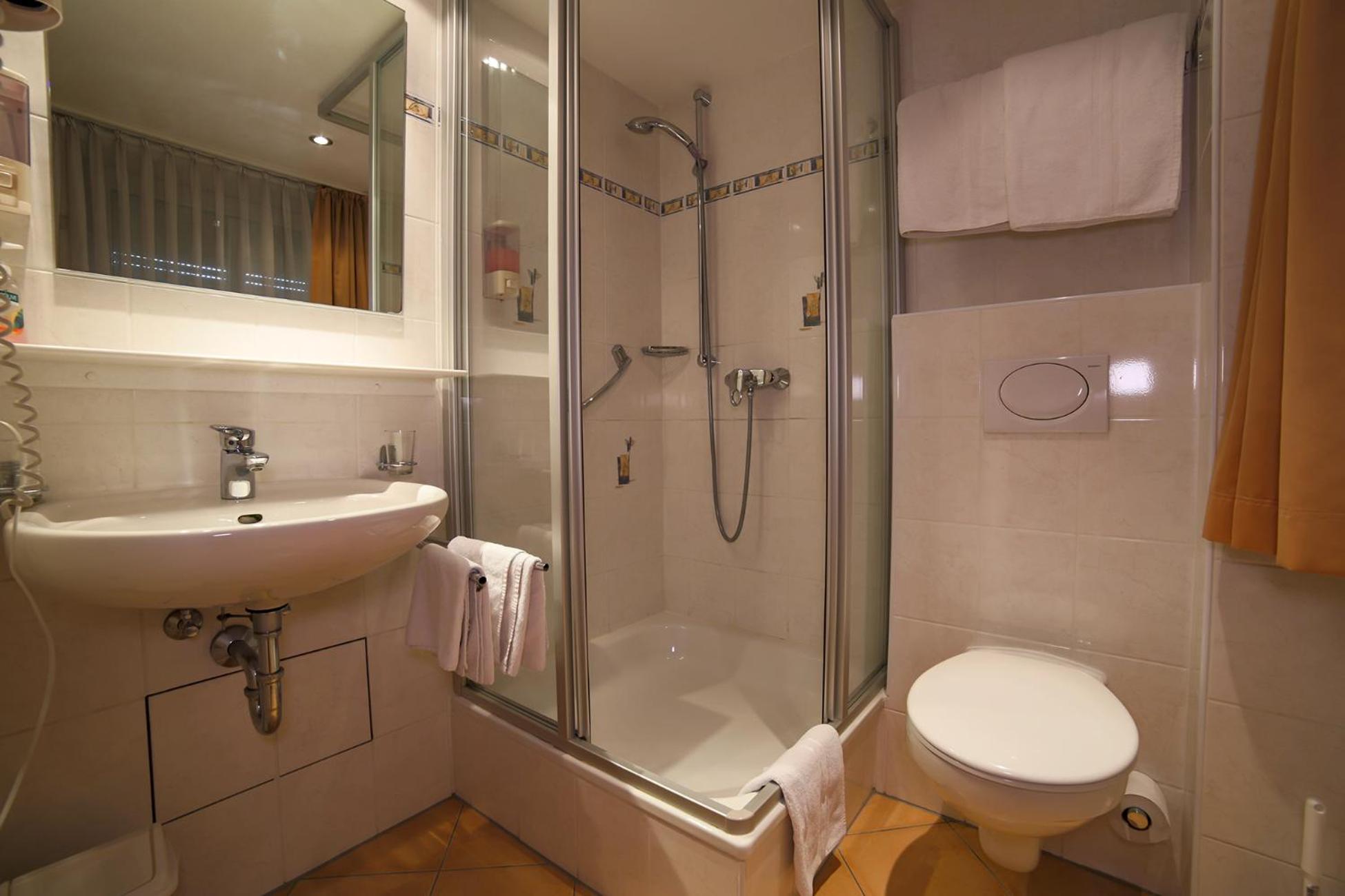 Double Room - Photo 4