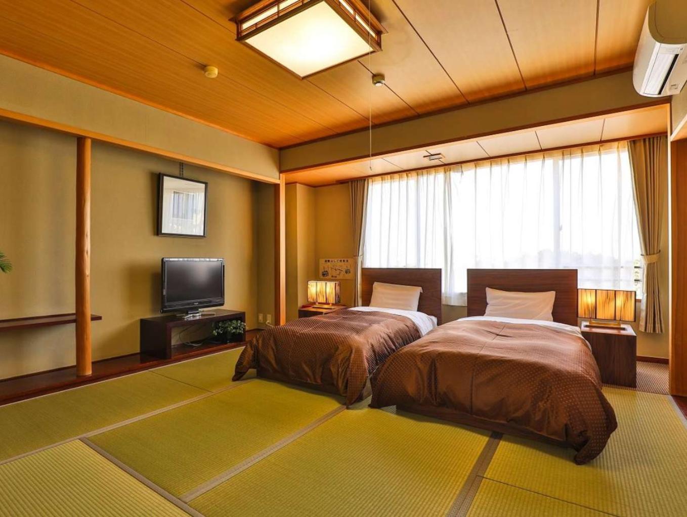 Twin Room with Tatami Floor and Toilet