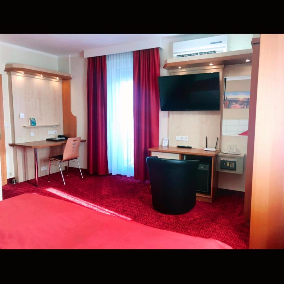 Double or Twin Room - Photo 3
