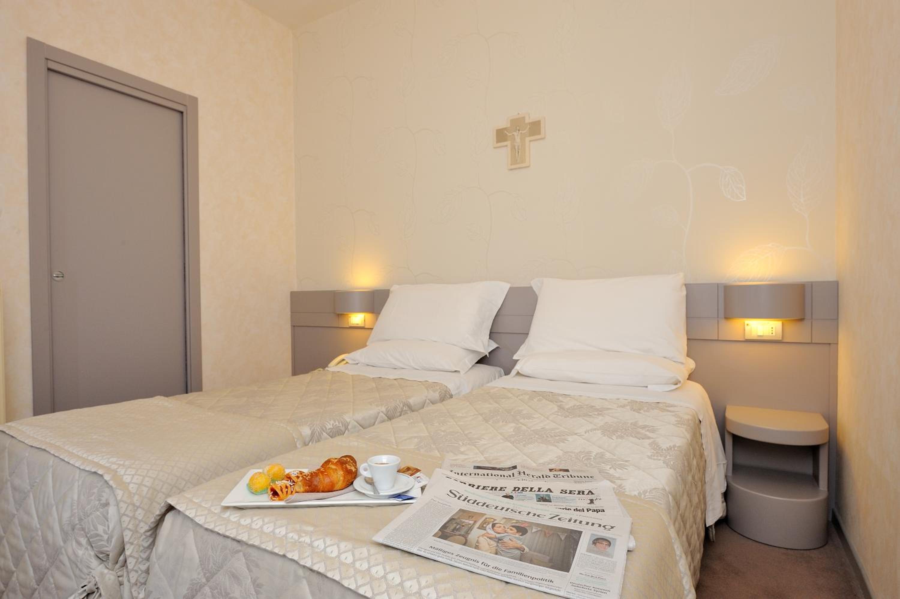 Superior Double or Twin Room with Balcony - Photo 2