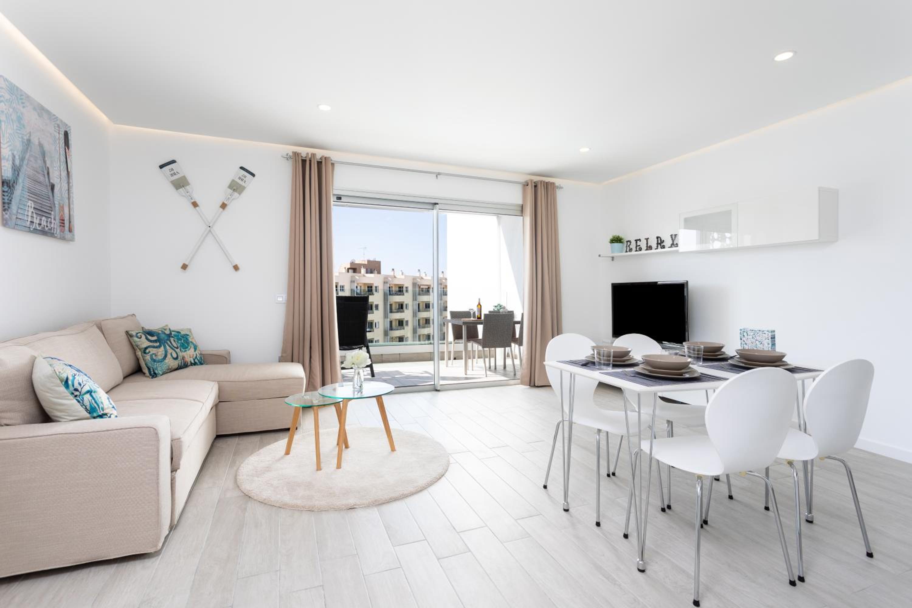 Apartamento de una habitación con vista parcial al mar