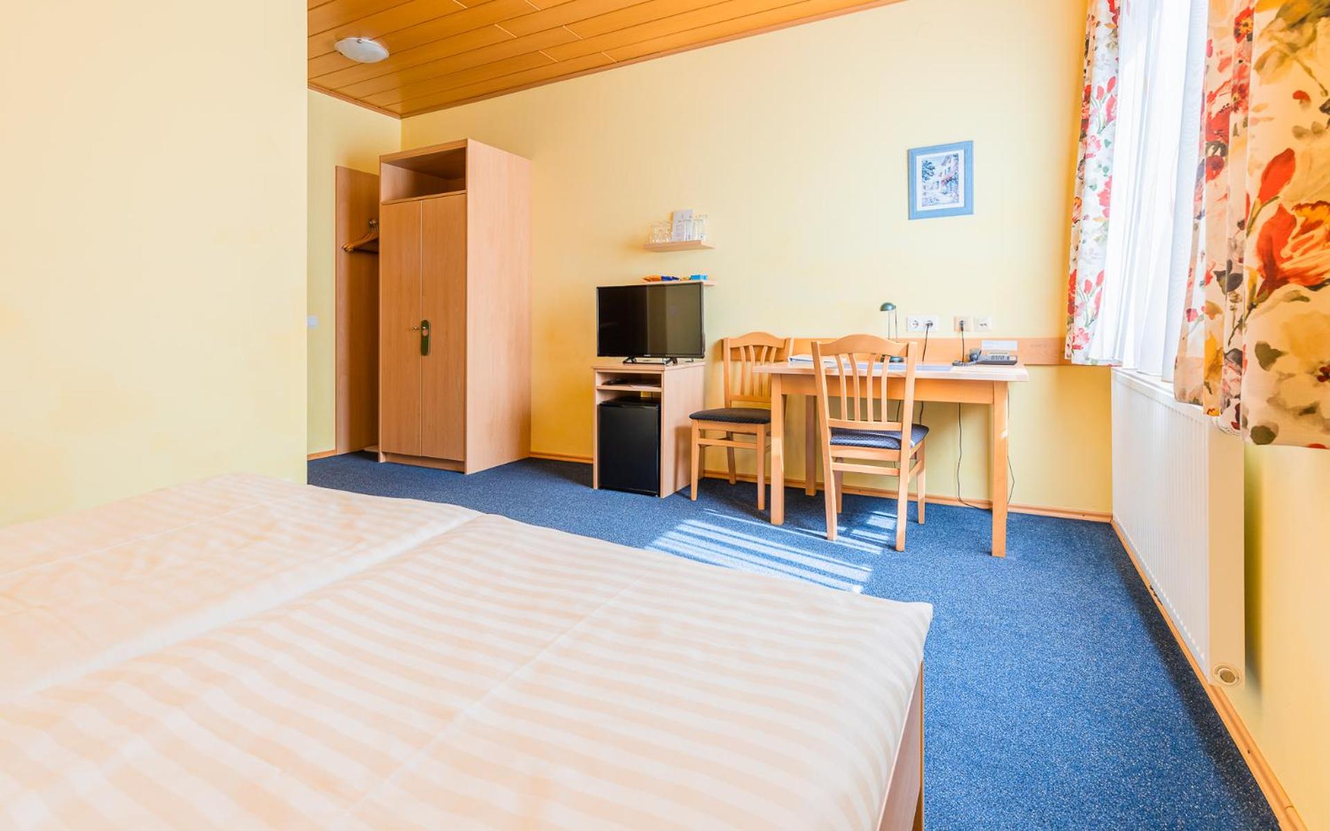 Double or Twin Room - Photo 2