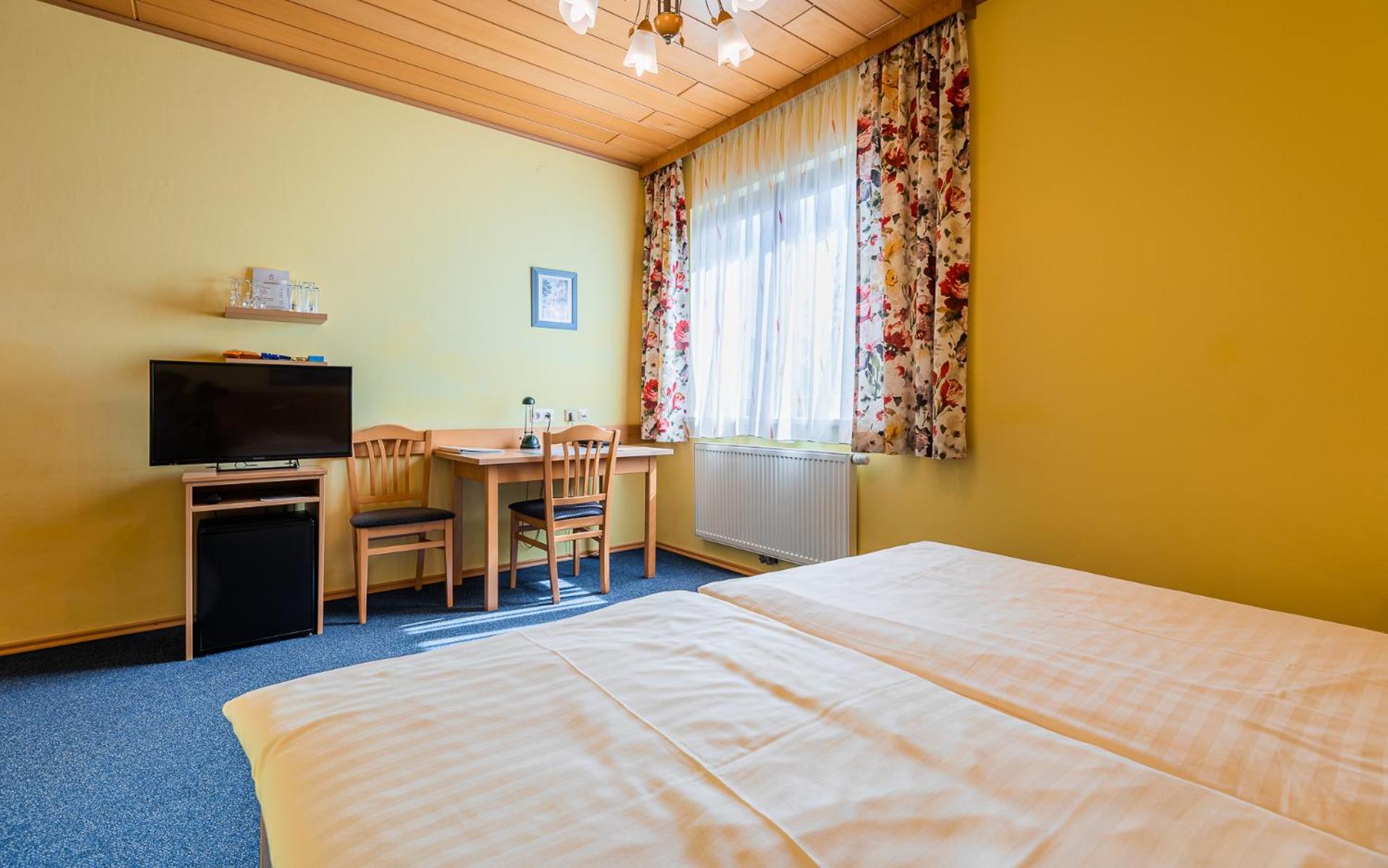 Double or Twin Room - Photo 5