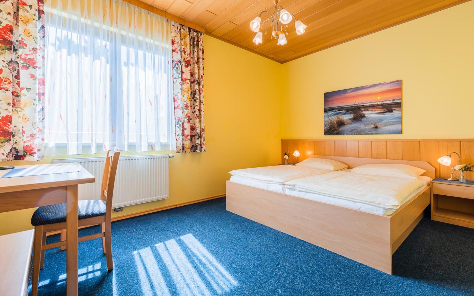 Double or Twin Room - Photo 7