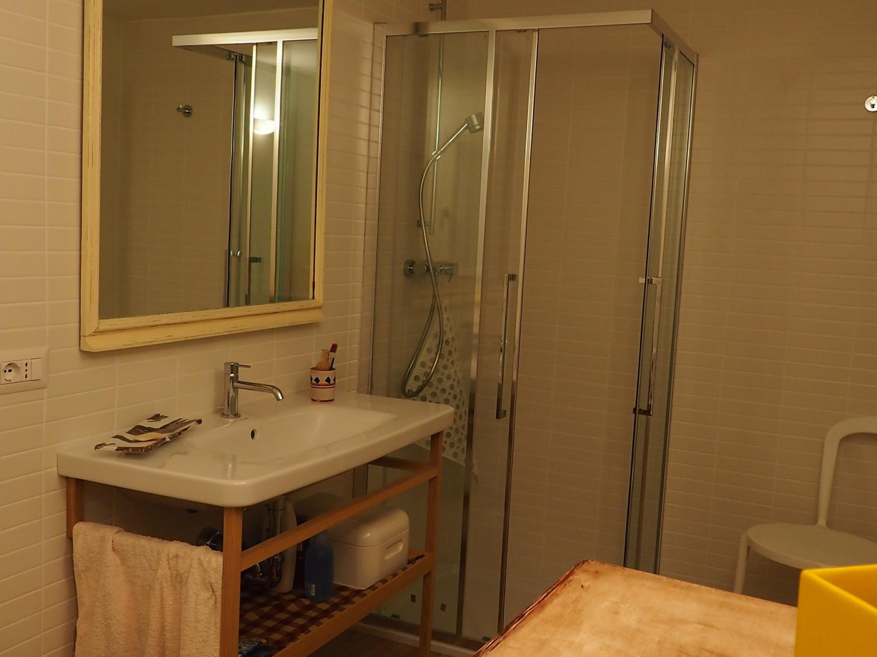 Three-Bedroom Apartment - Photo 4