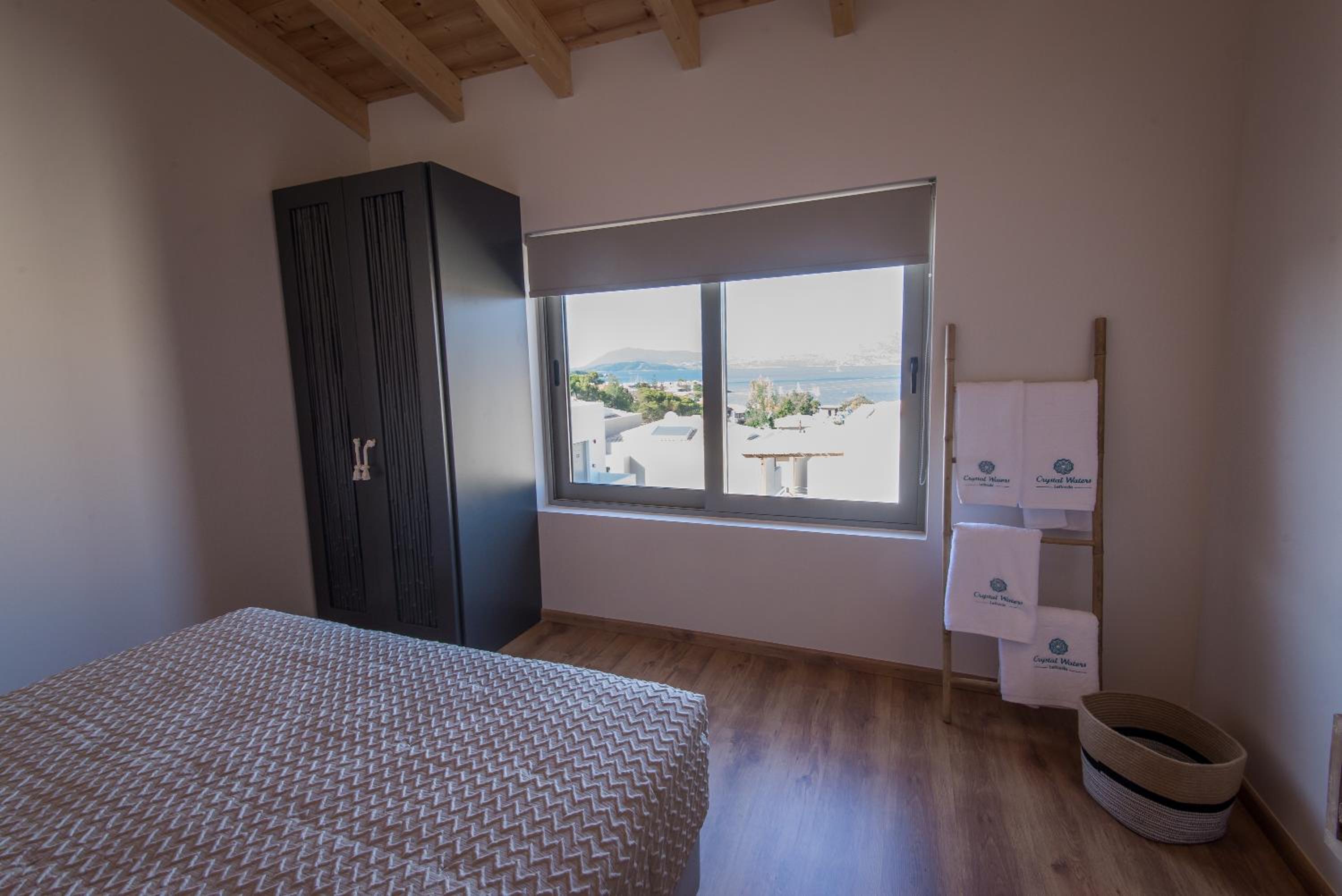 Emerald Suite with Private Pool and Side Sea View - Photo 7