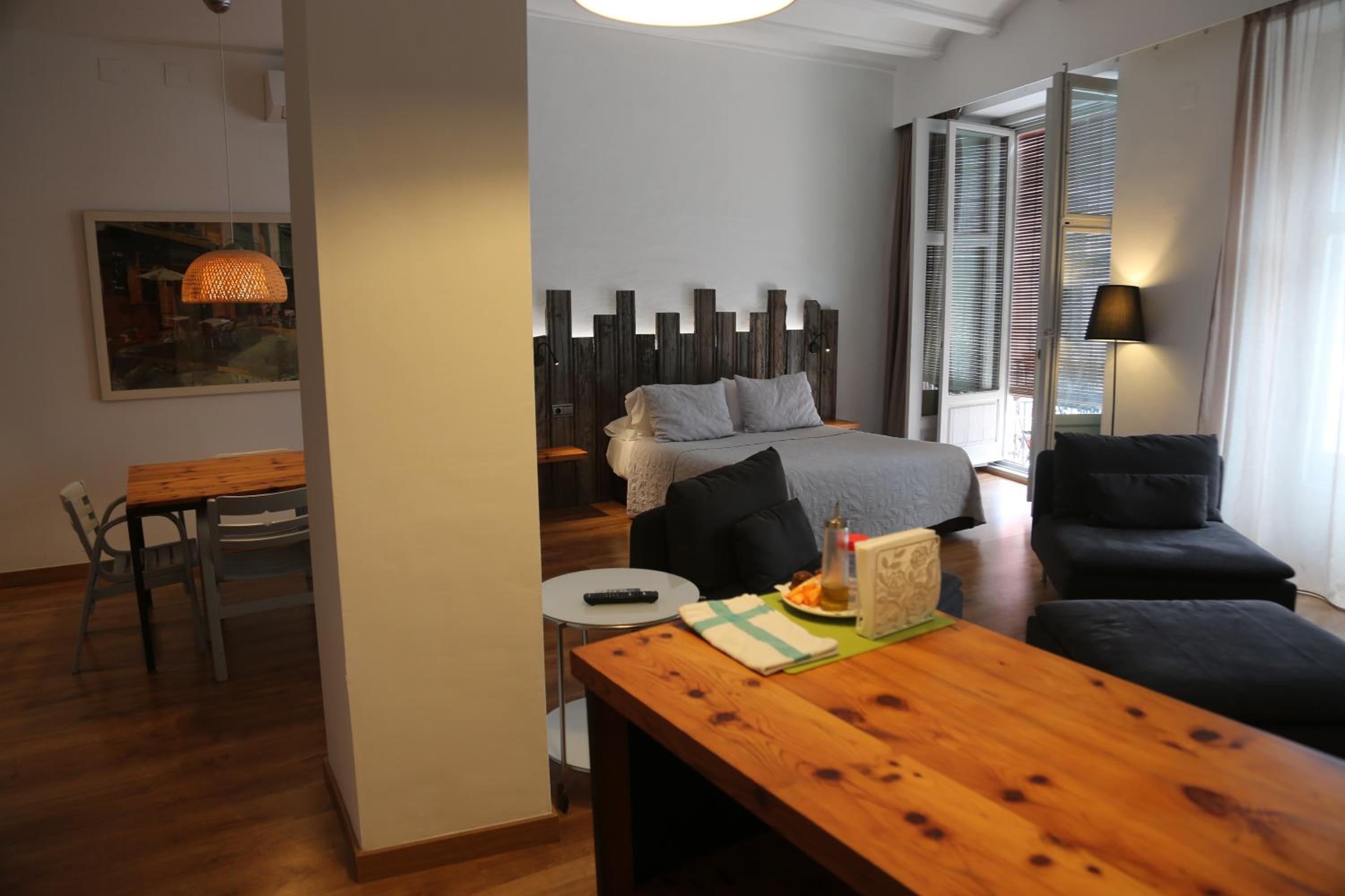Deluxe Apartment - Photo 9