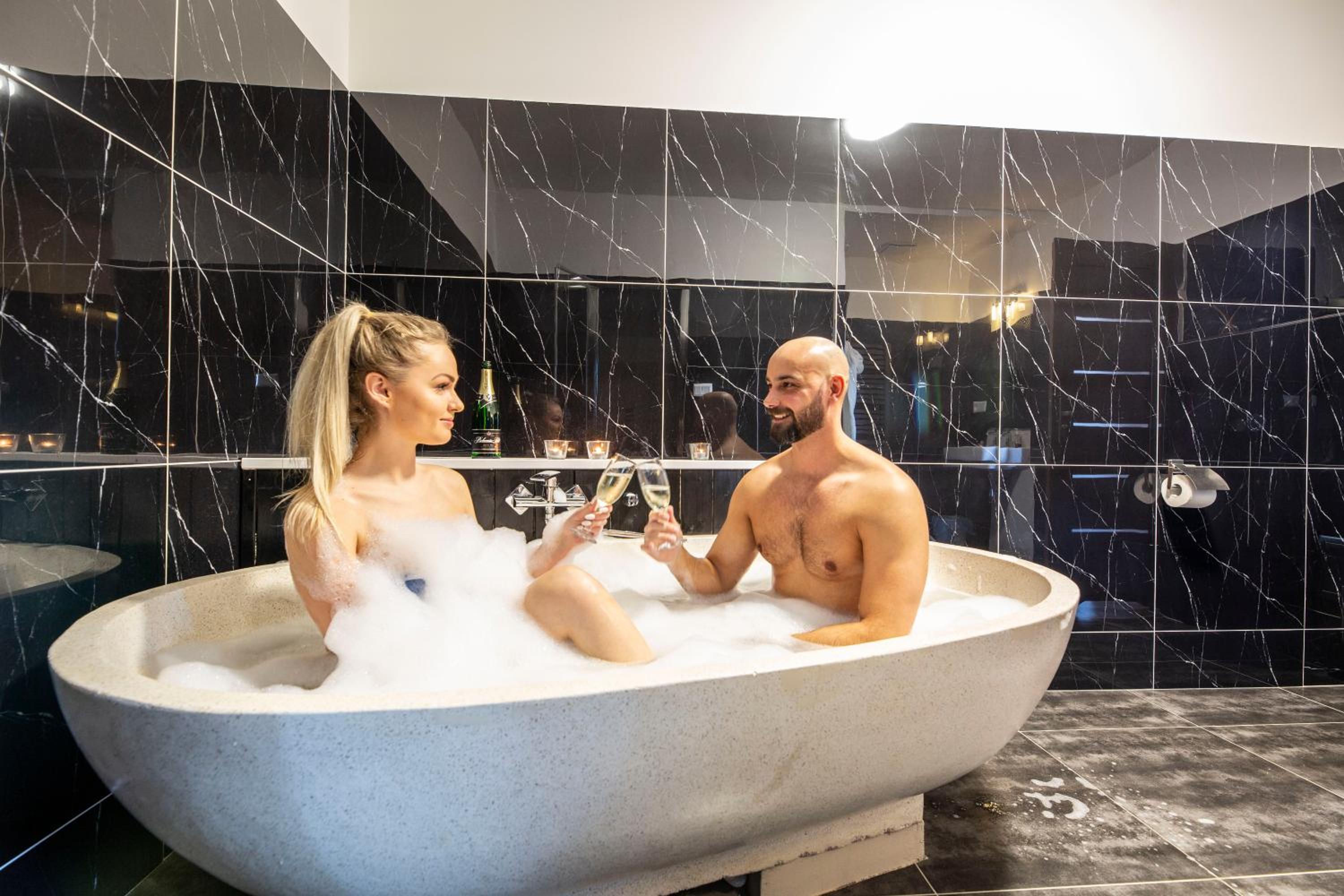 King Room with Private Beer Spa Access - Photo 6