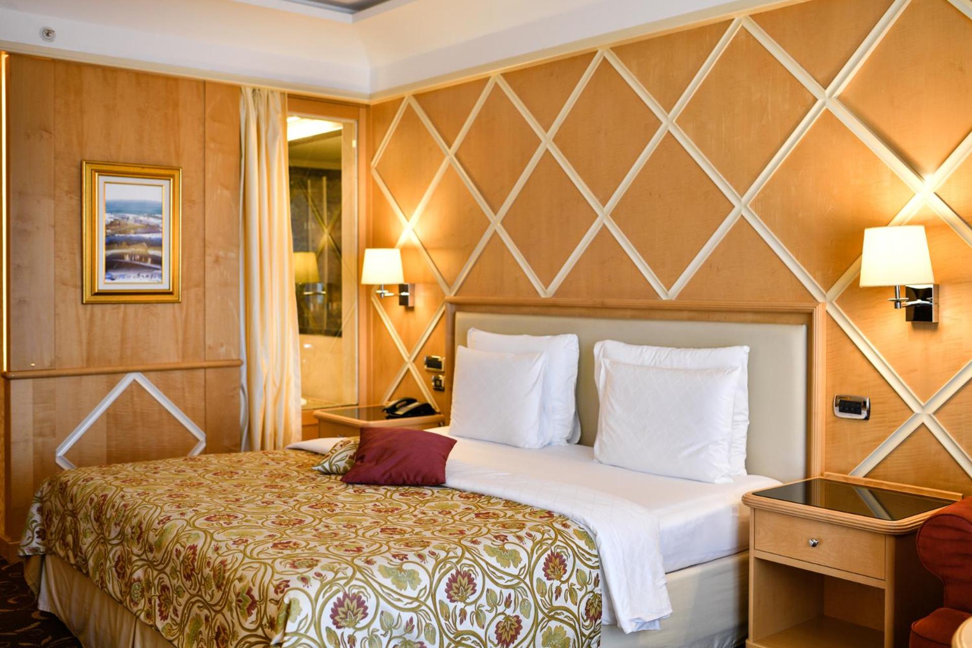 Superior Room with Pool View photo 1