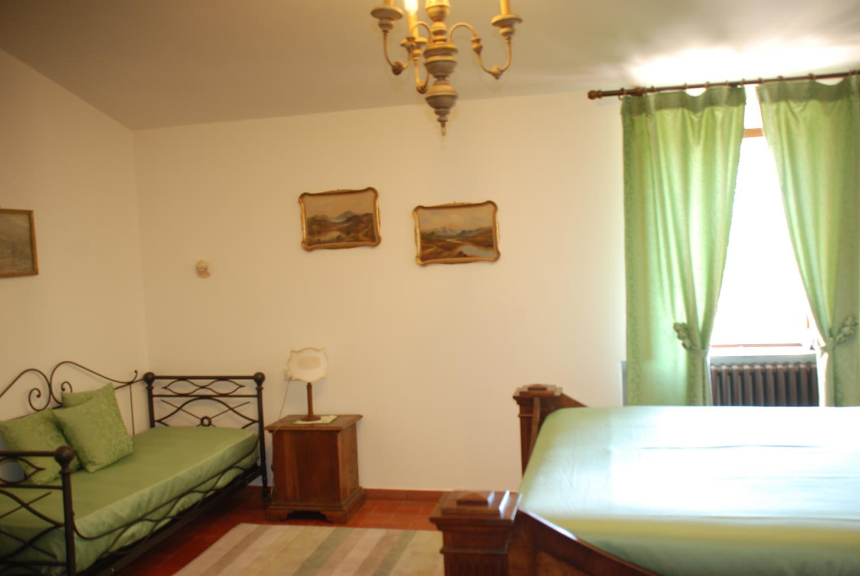 Triple Room with Private Bathroom photo 1