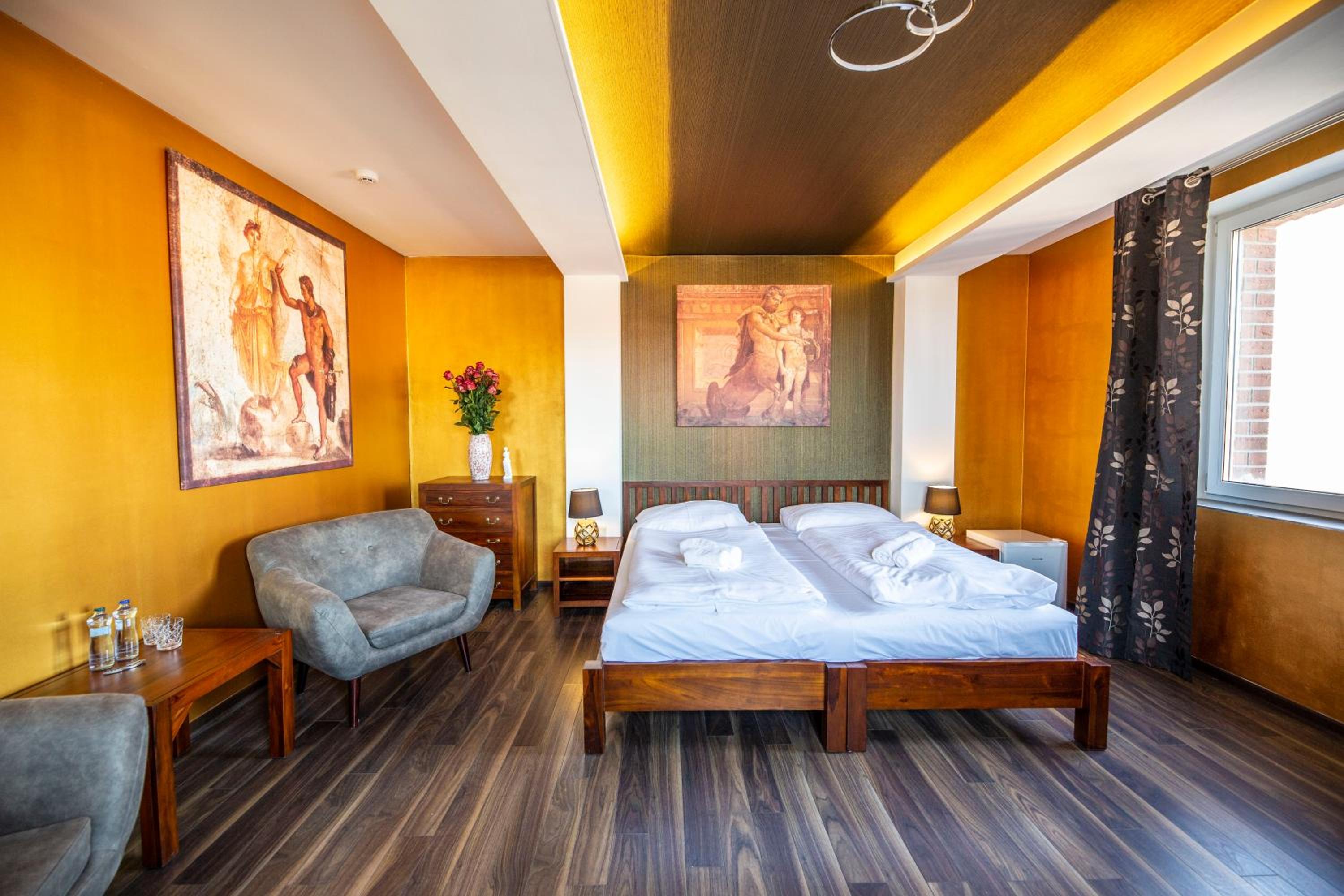 King Room with Private Beer Spa Access - Photo 7