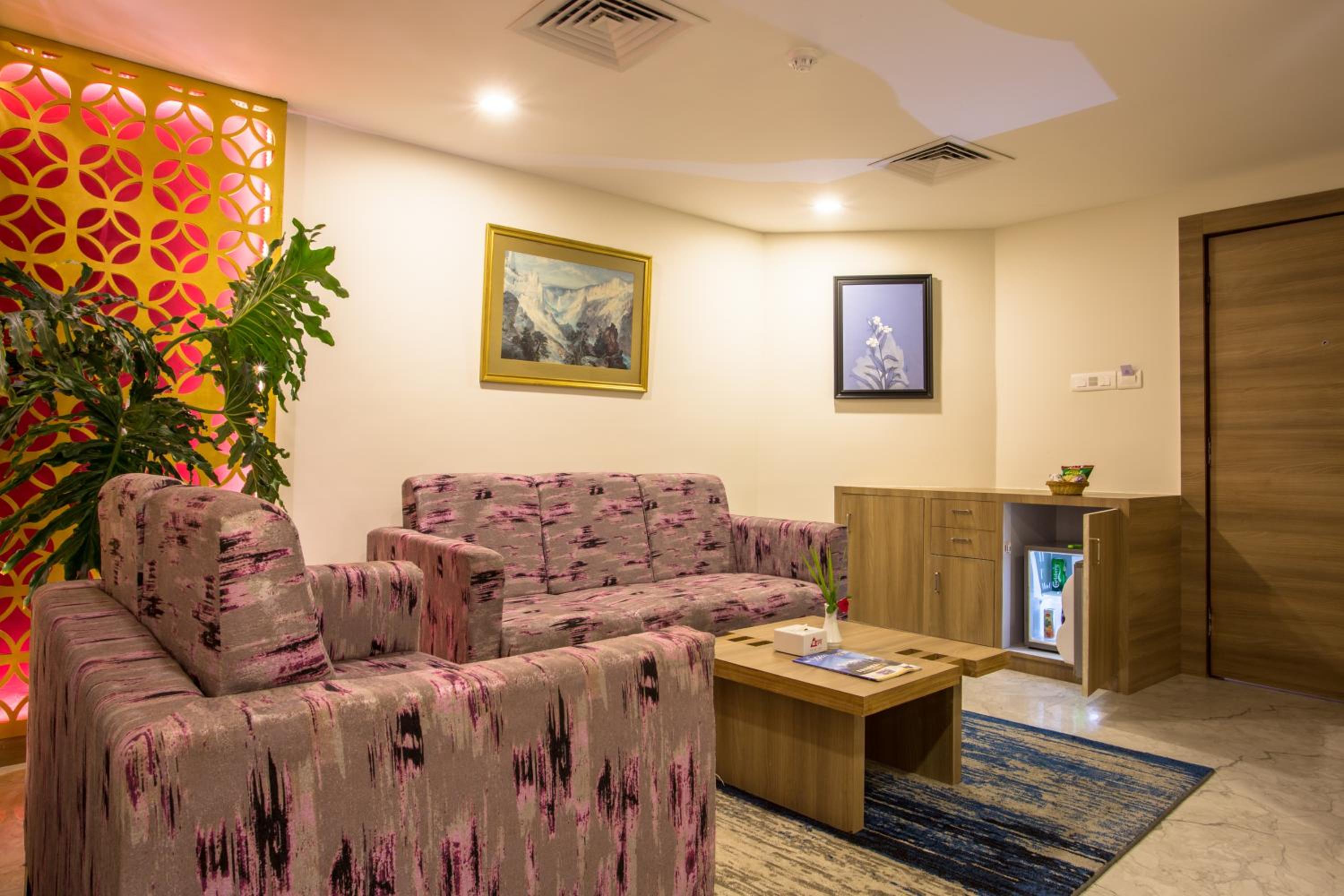 King Suite with Pool View photo 3