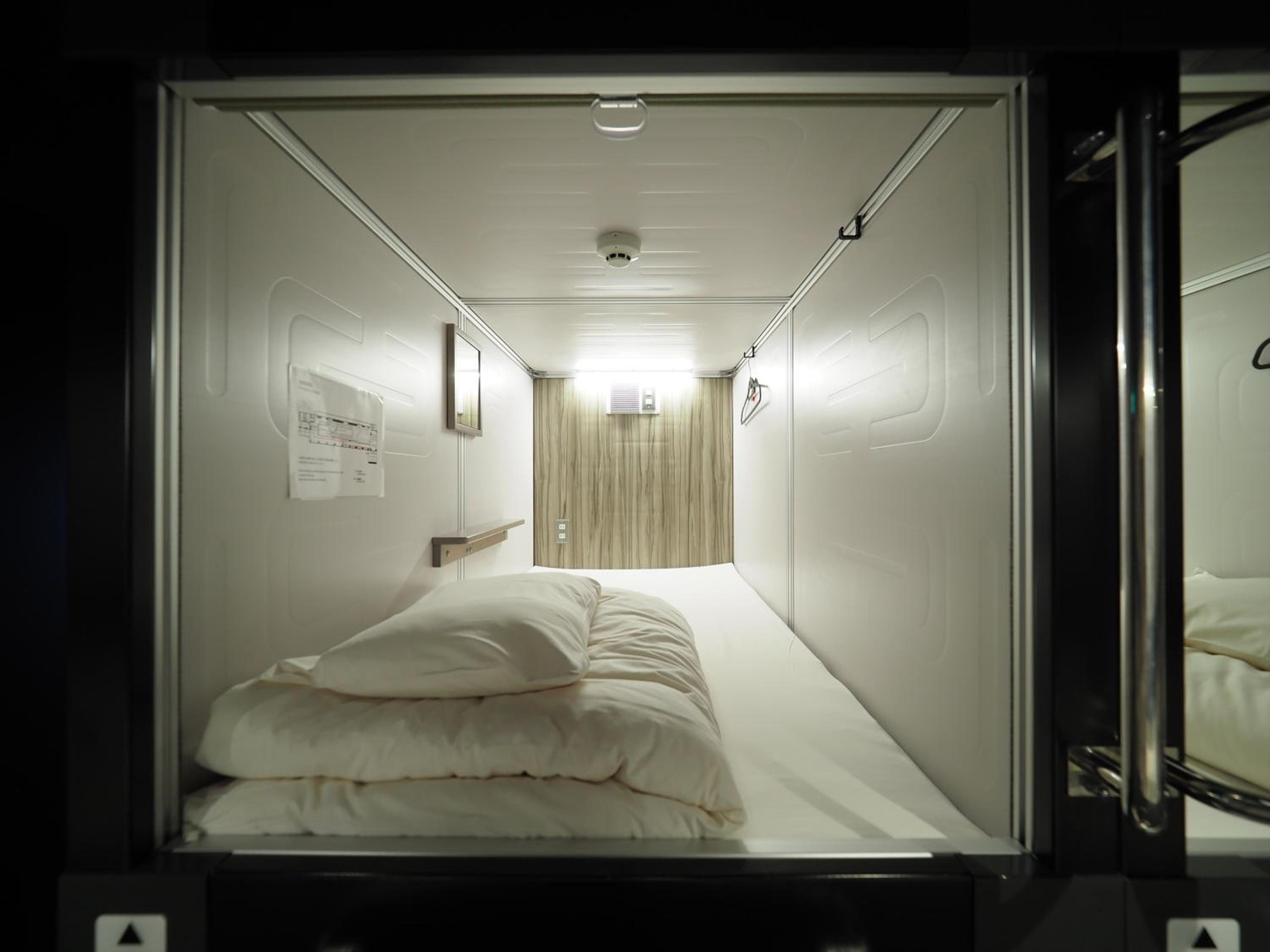 Standard Capsule Room for Female photo 2