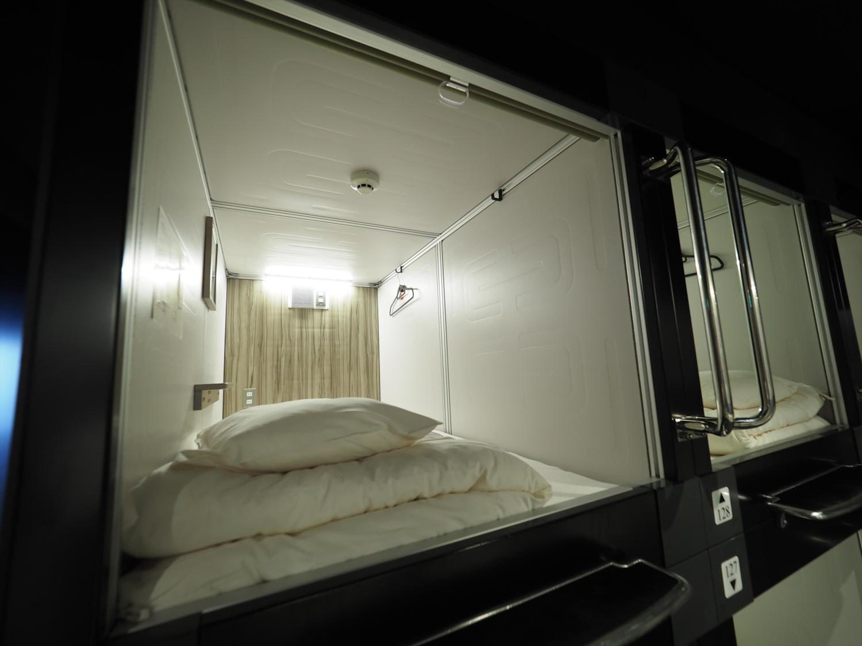 Standard Capsule Room for Female photo 3