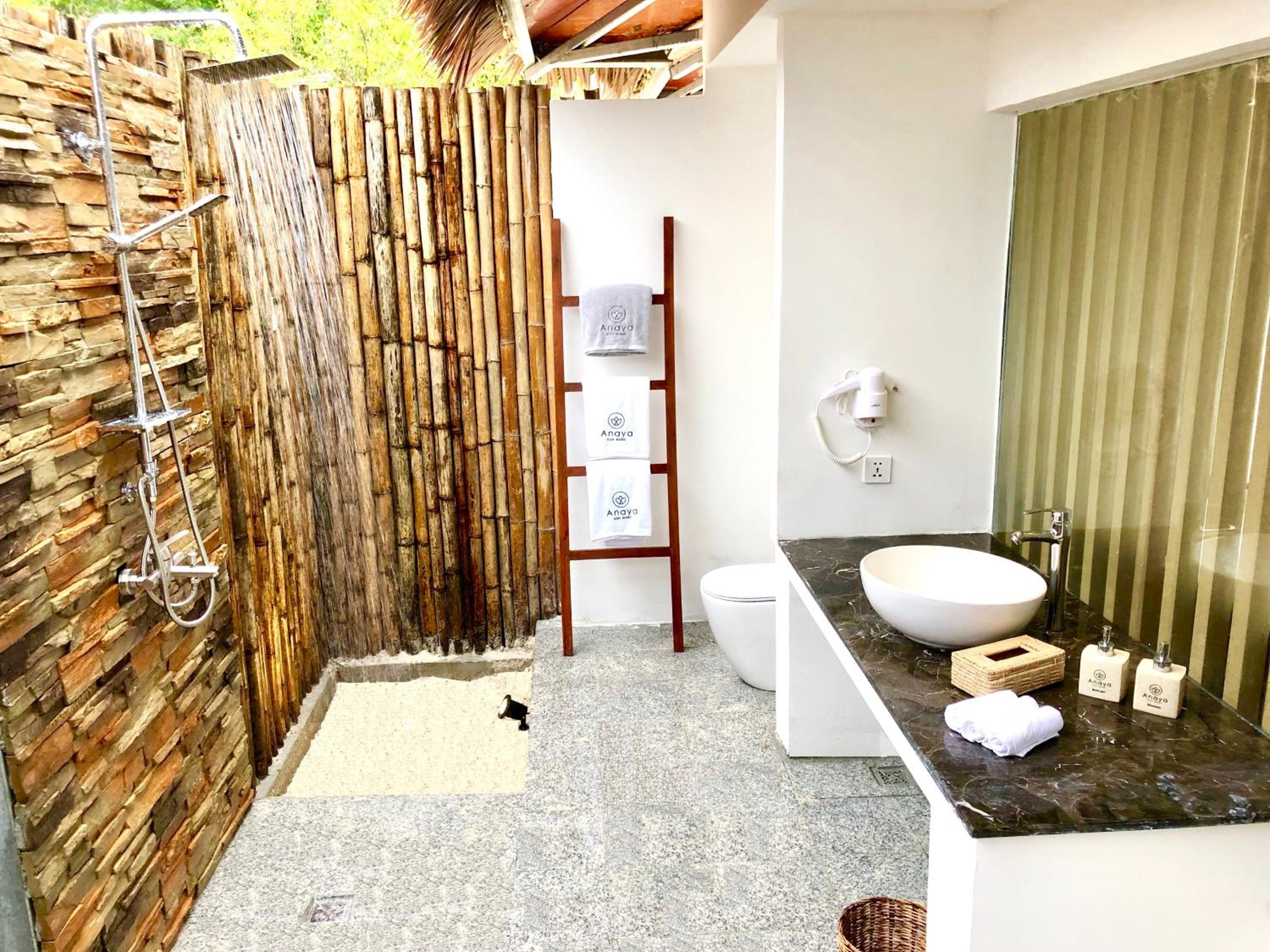 Double Room with Balcony - Photo 4
