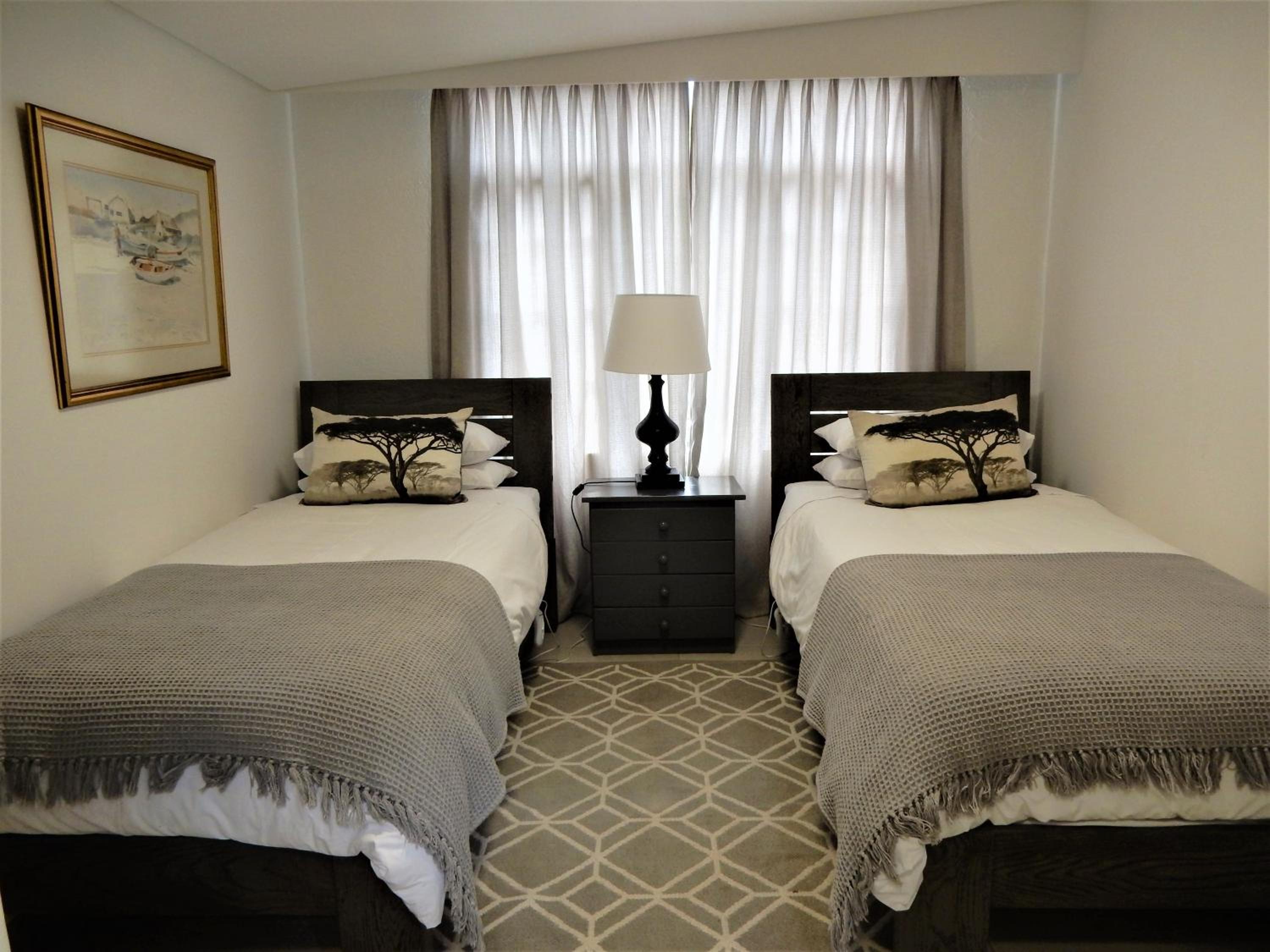 Two-Bedroom Cottage - Photo 16