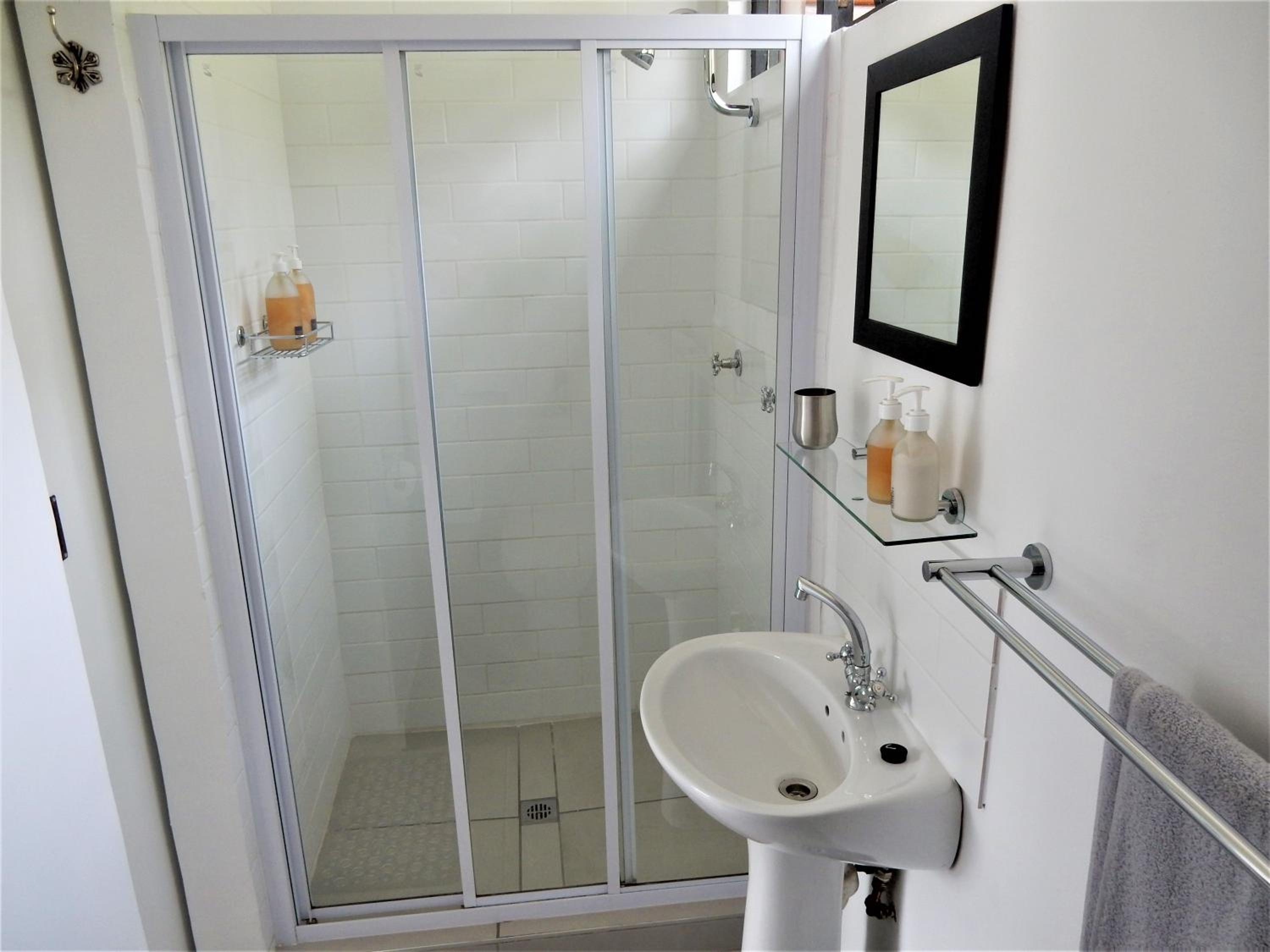 Two-Bedroom Cottage - Photo 14