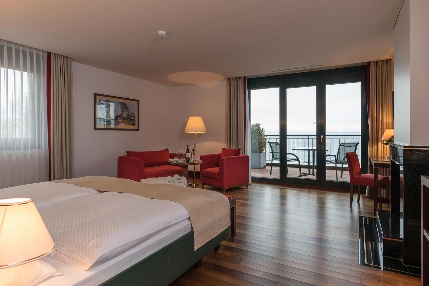 Superior Suite - Photo 11