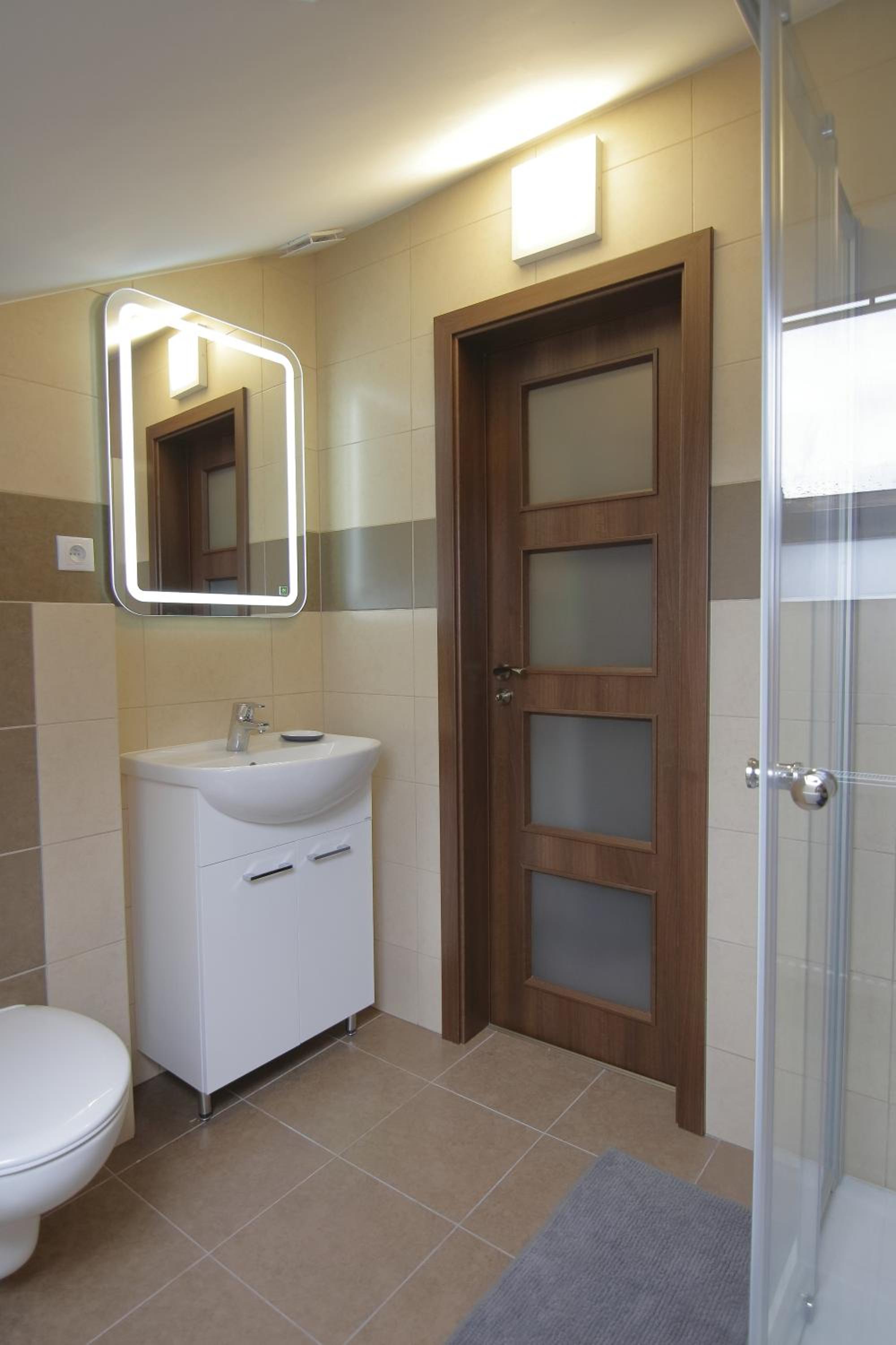 Double Room - Photo 5